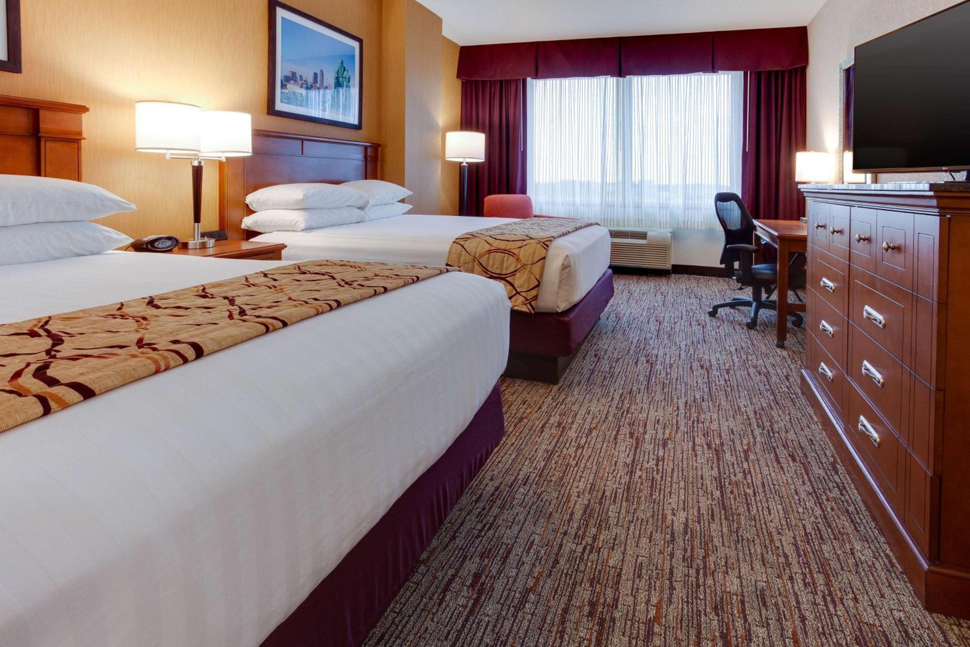 Deluxe Queen Room with Two Queen Beds