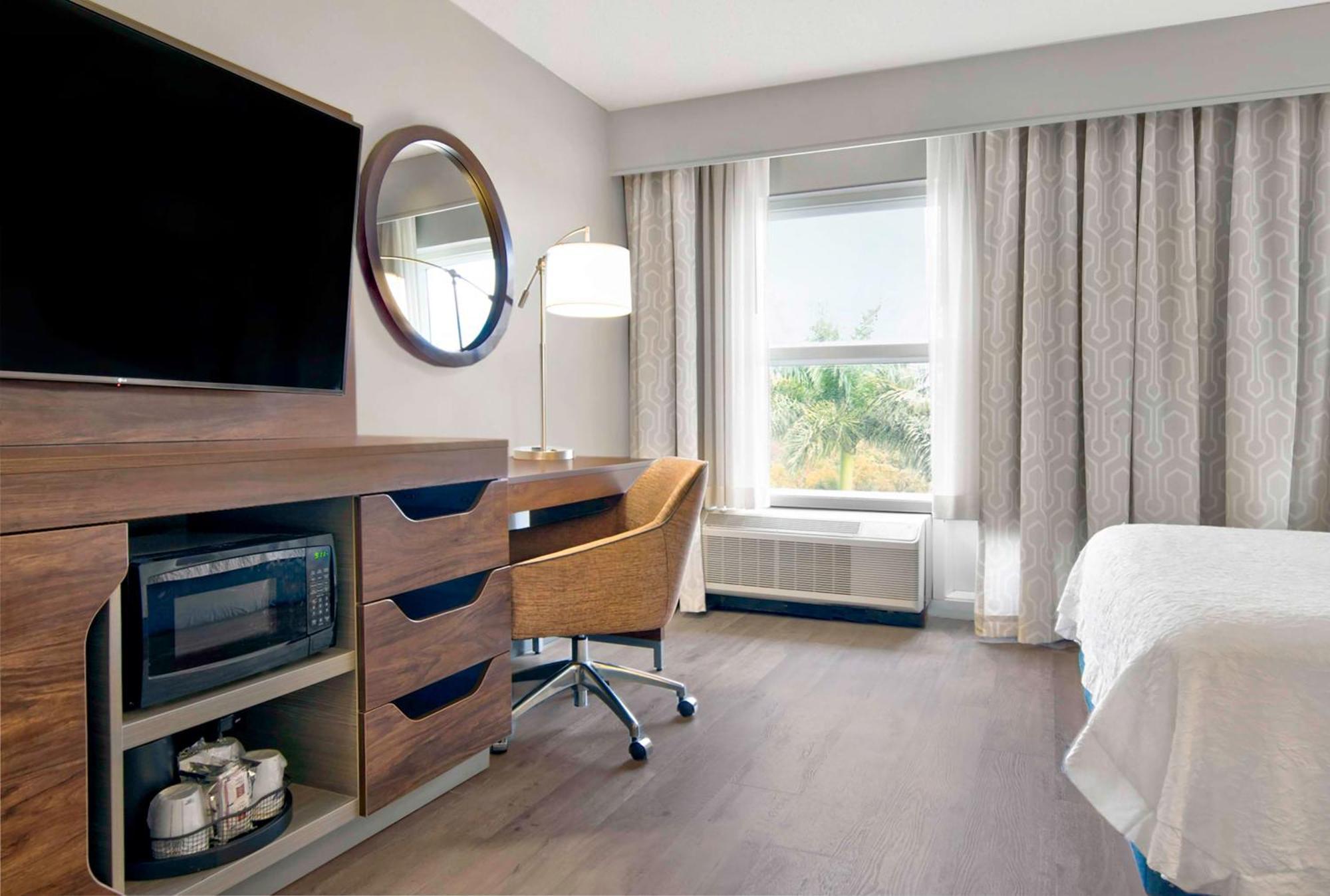 Queen Room Two Queen Beds Mobility Hearing Access or Non-Smoking