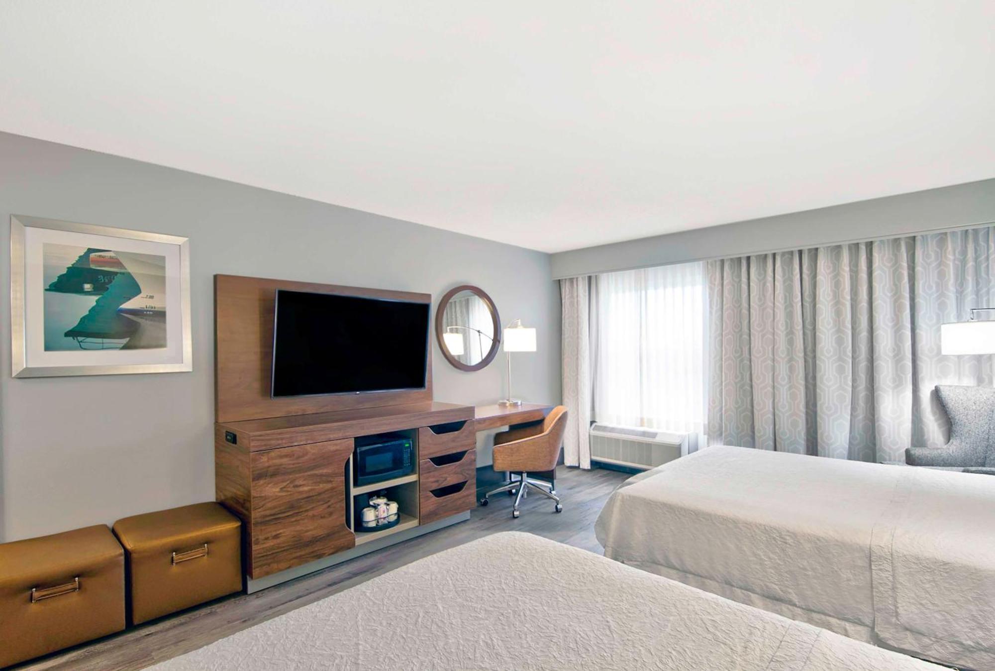 Queen Room Two Queen Beds Mobility Hearing Access or Non-Smoking