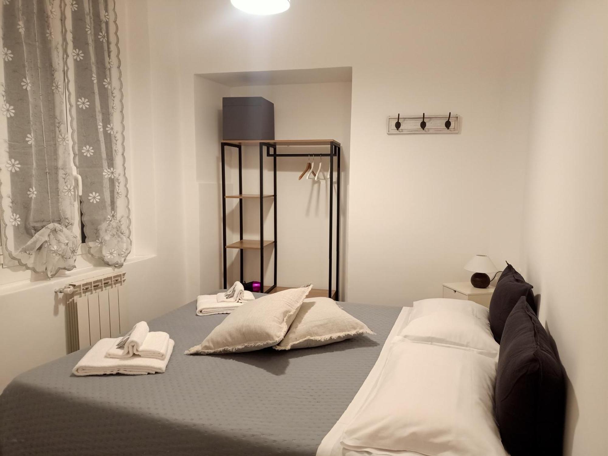 Small Double Room,1499939326:JPEG