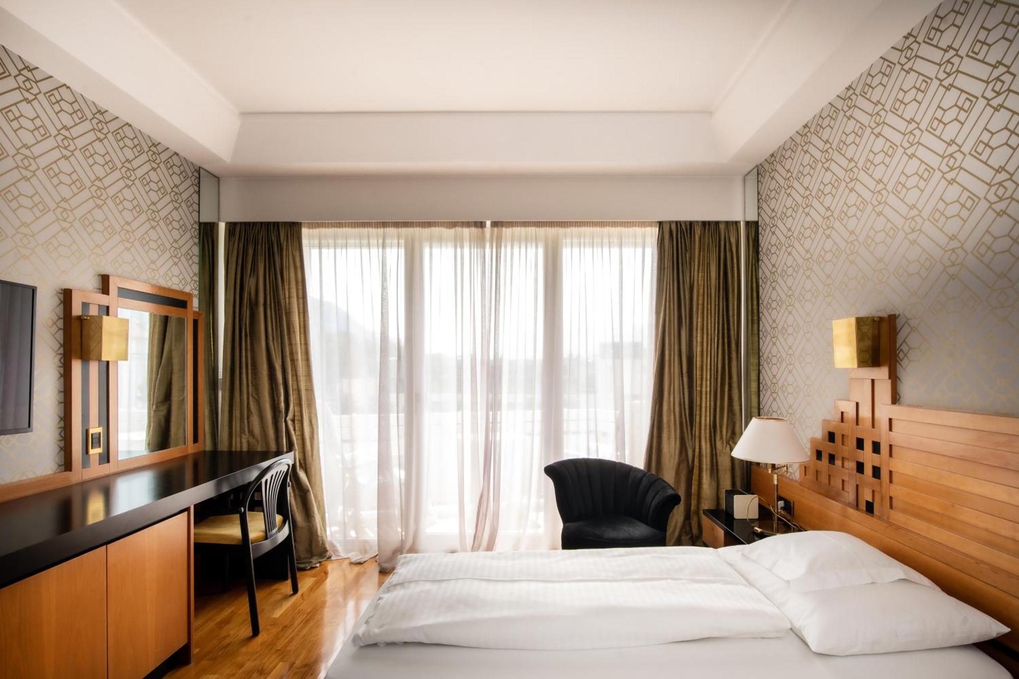 Classic Double or Twin Room Balcony,1498930042:JPEG