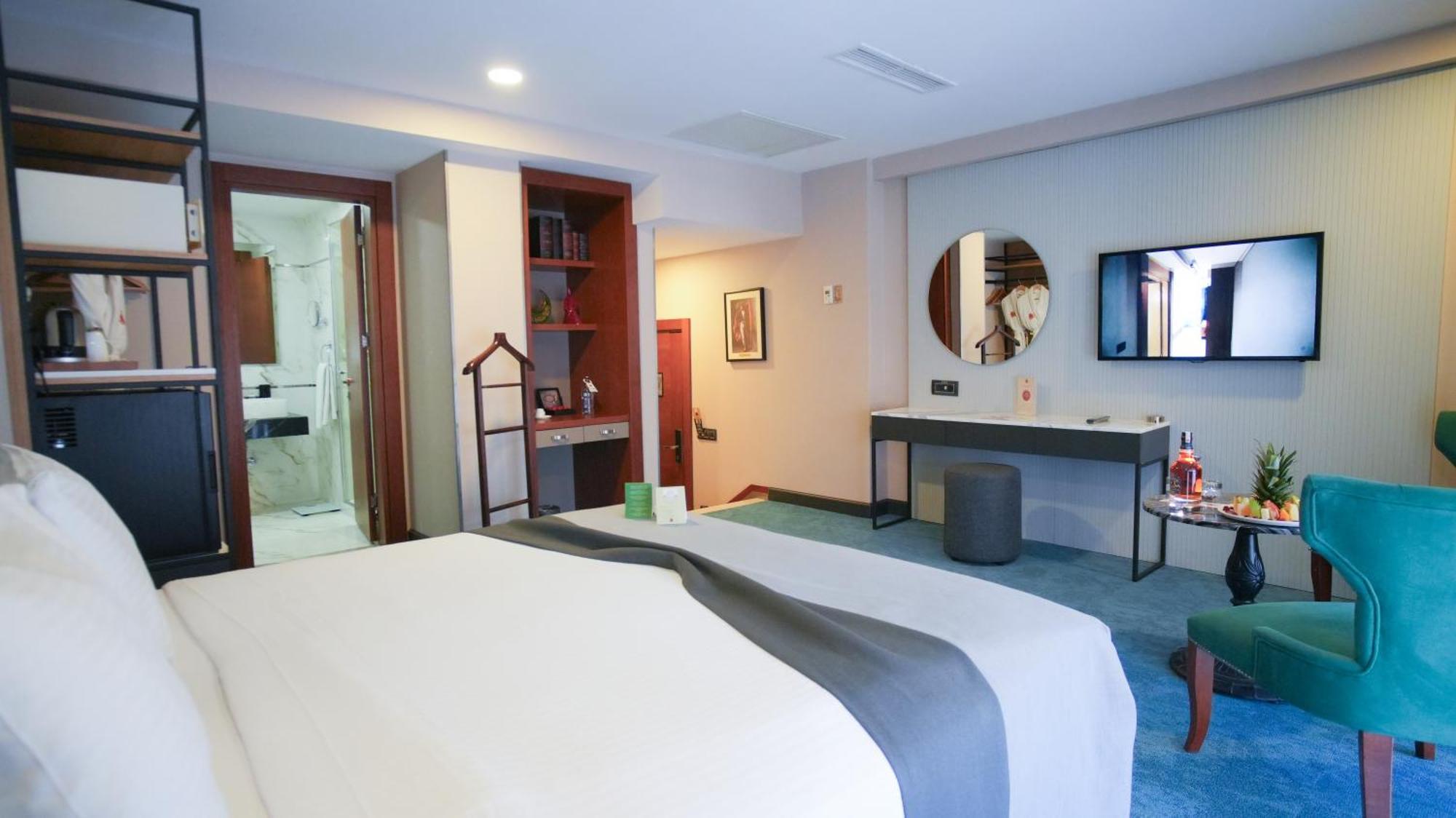 Executive Suite