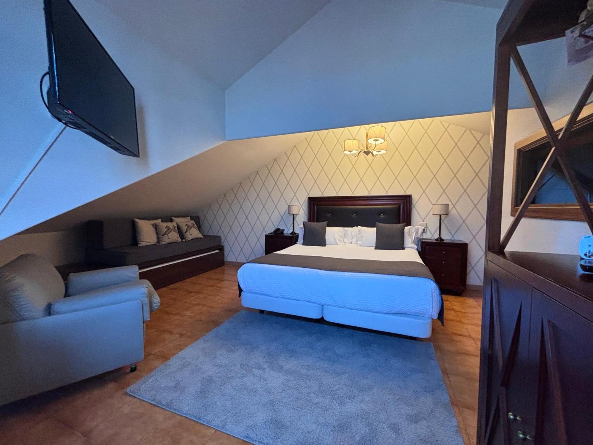 Double Room with River View,1500015514:JPEG