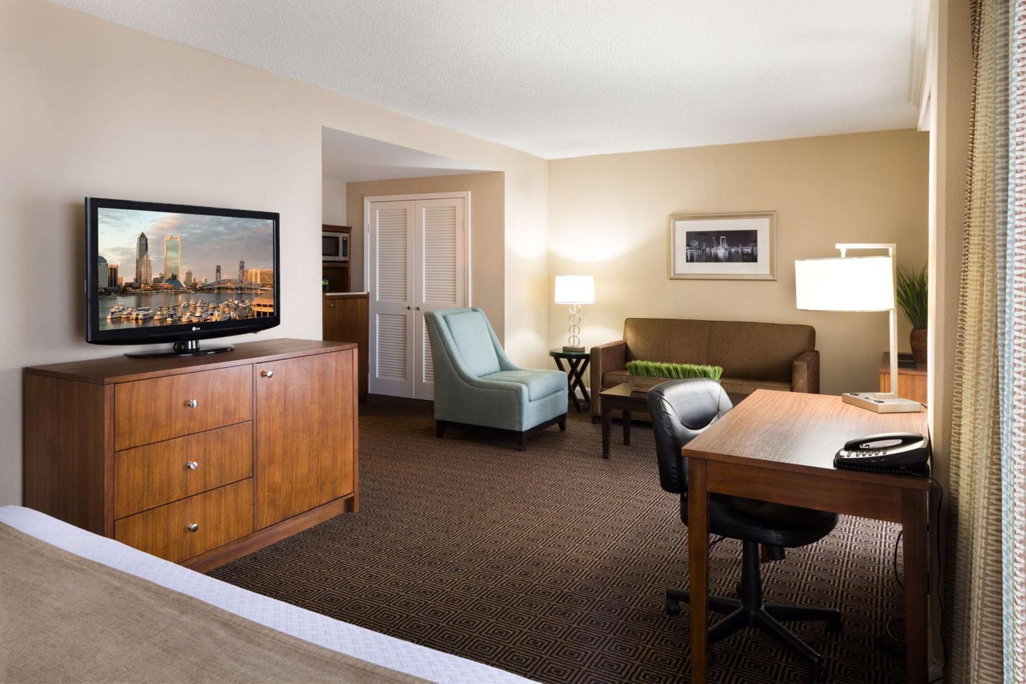 Junior King Suite River View
