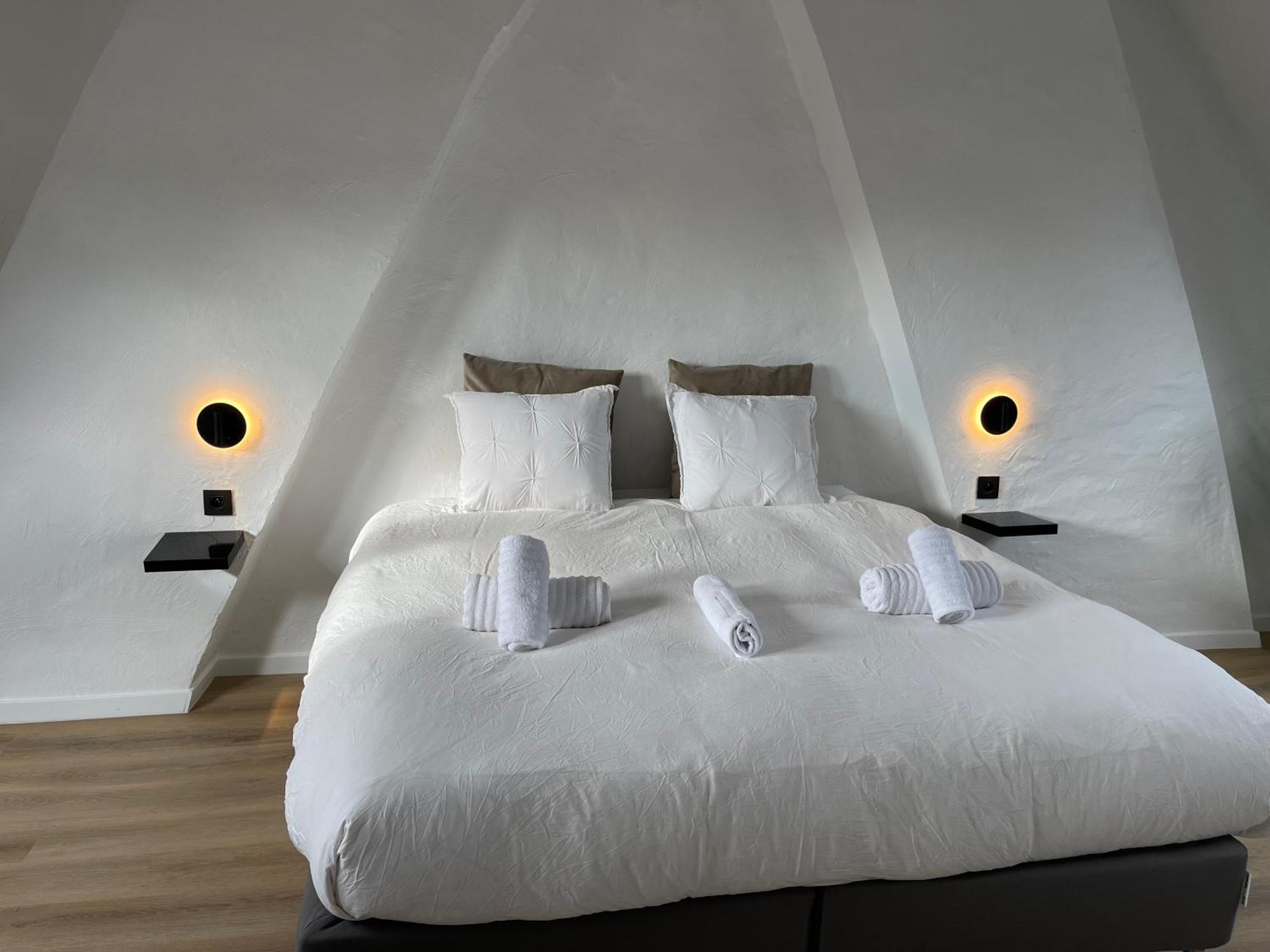 Superior King Room,1500065023:JPEG