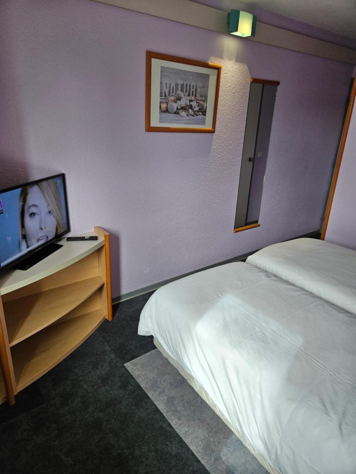 Twin Room,1498514308:JPEG