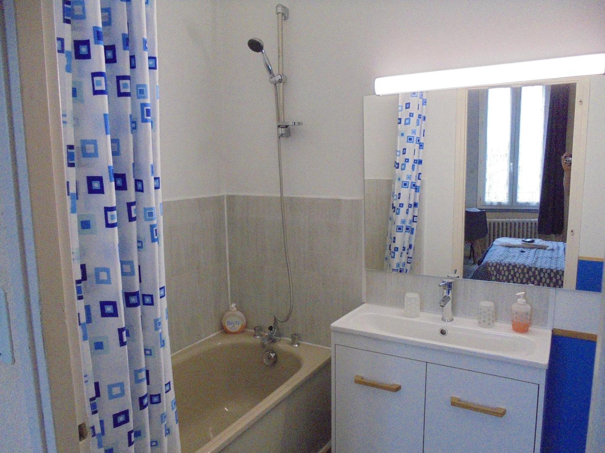 Chambre Quadruple avec 3 Lits (2 Adultes + 2 Enfants)