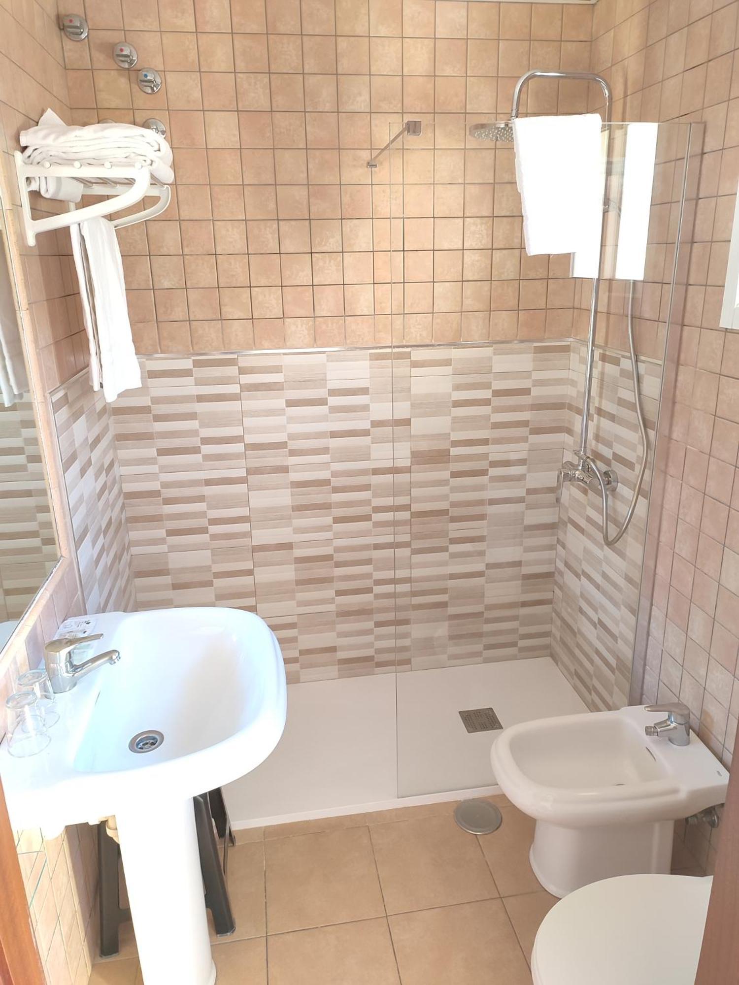 Double or Twin Room,943273630:JPEG