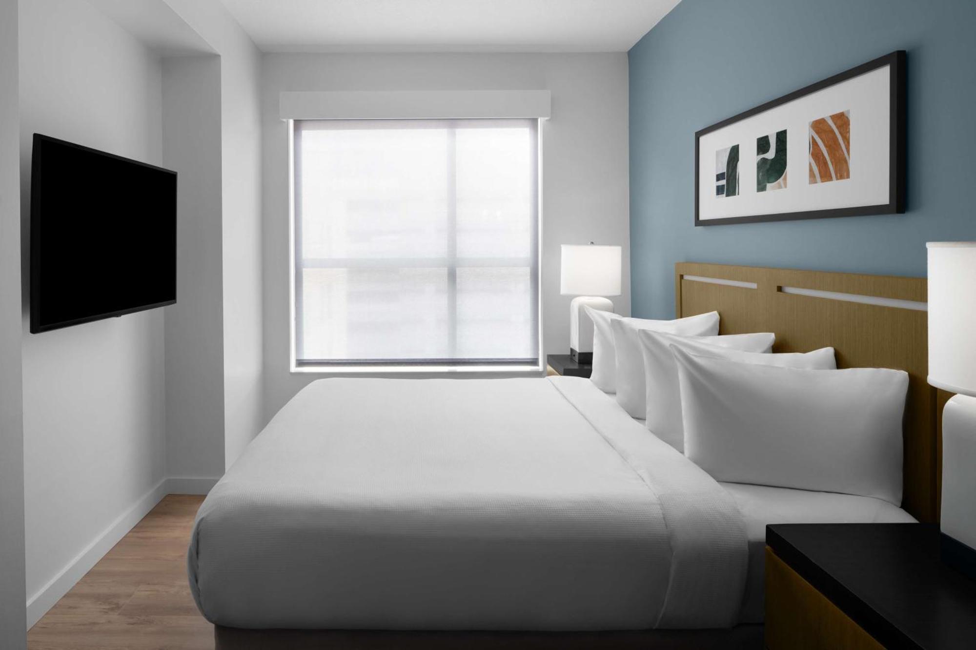 One-Bedroom King Suite,1500232471:JPEG