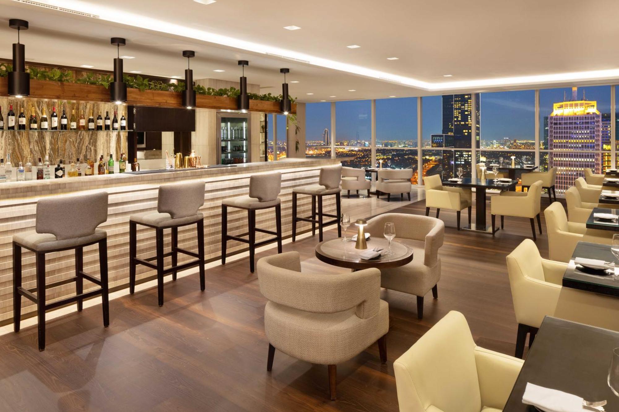 Deluxe Suite, Club lounge access, 1 Bedroom Suite, 1 King,1539598849:JPEG