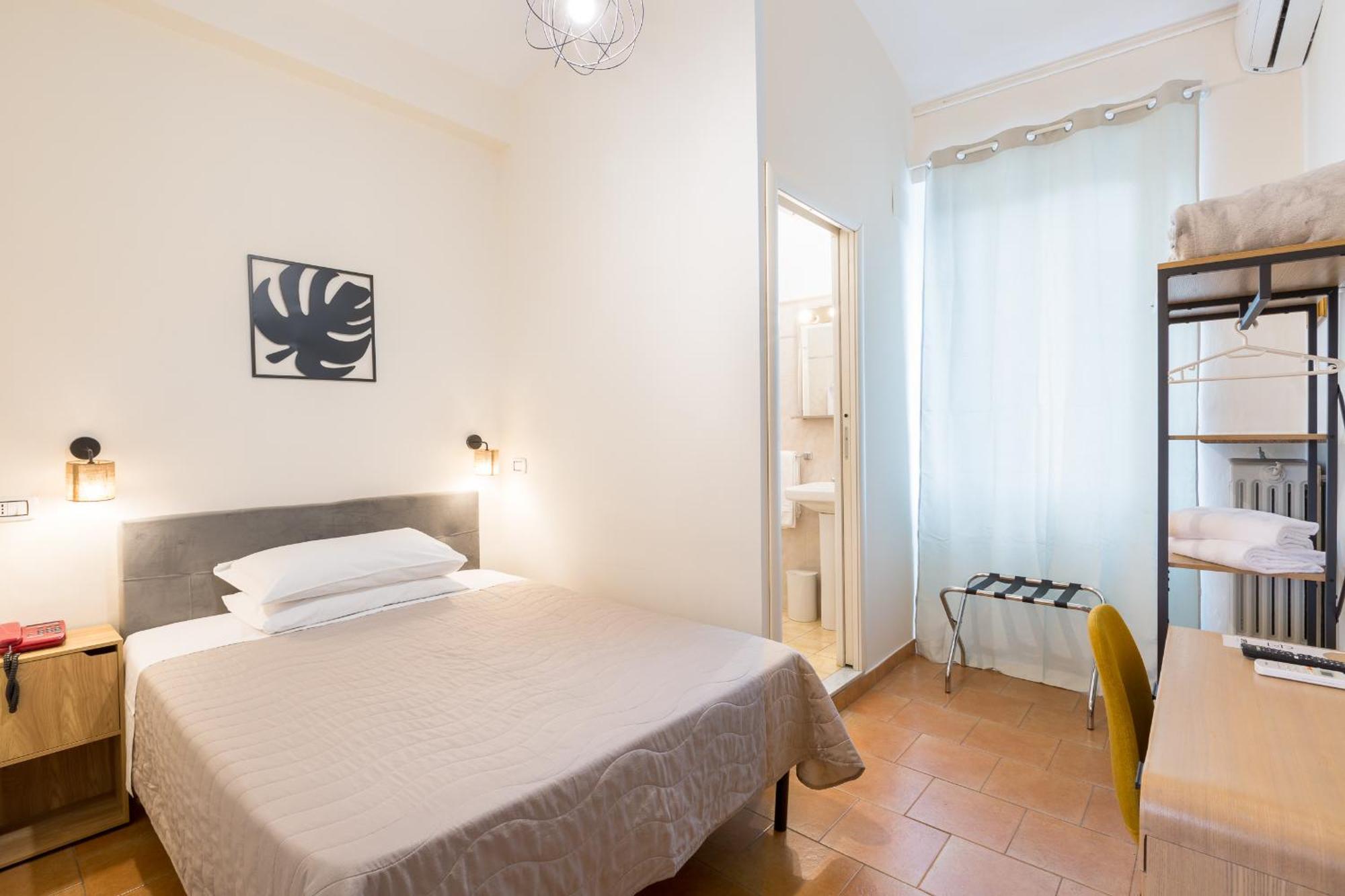 Small Double Room,1500307930:JPEG