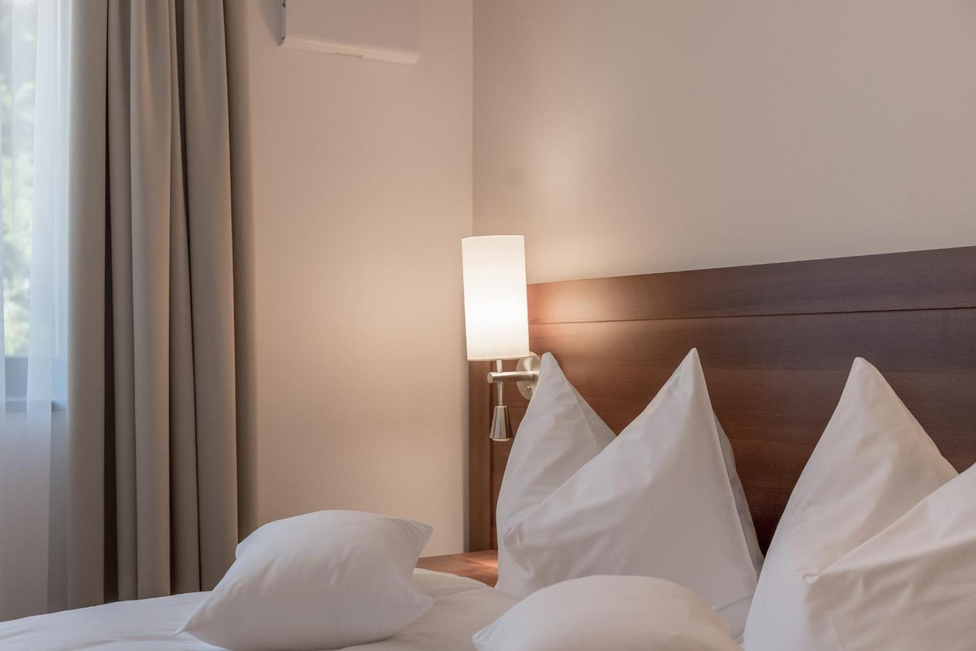 Standard Double Room - Street View,1499006545:JPEG