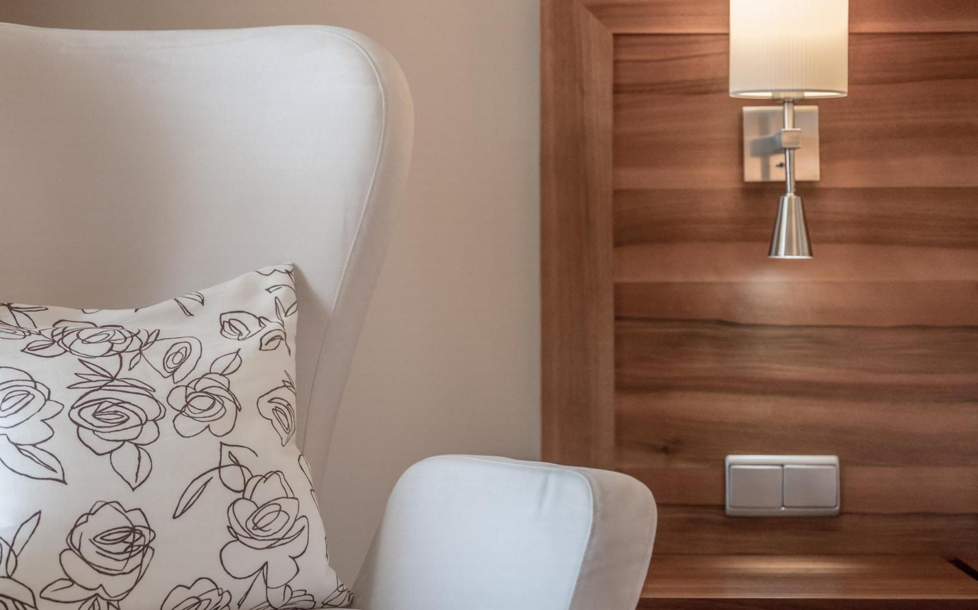 Double Room with Balcony and Lake View
