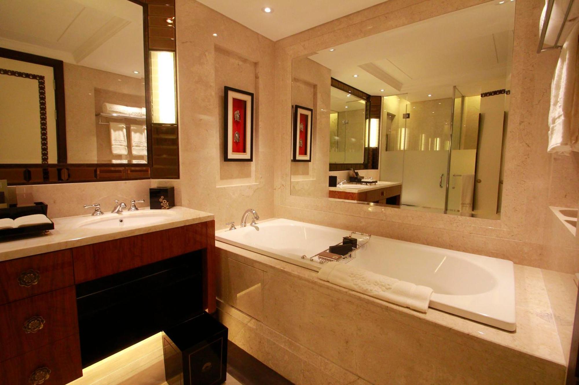 Premier King Room