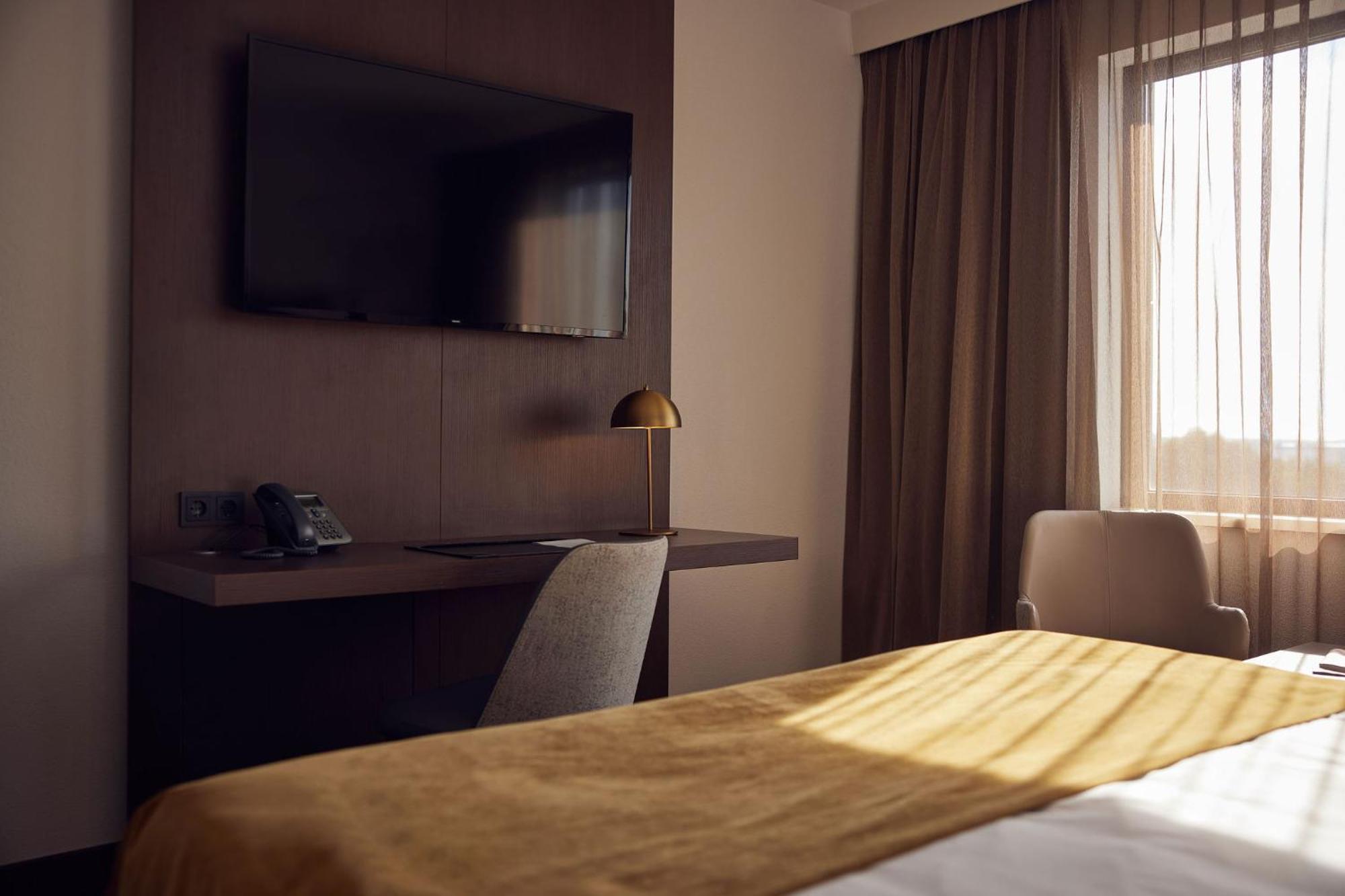 Deluxe Double Room Bath,1499039608:JPEG