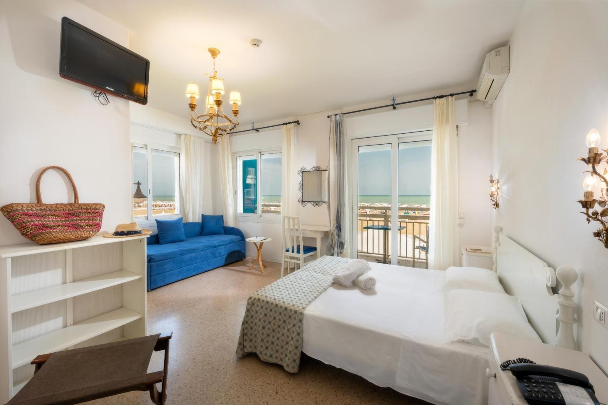 Deluxe Double Room Balcony Sea View,250664845:JPEG