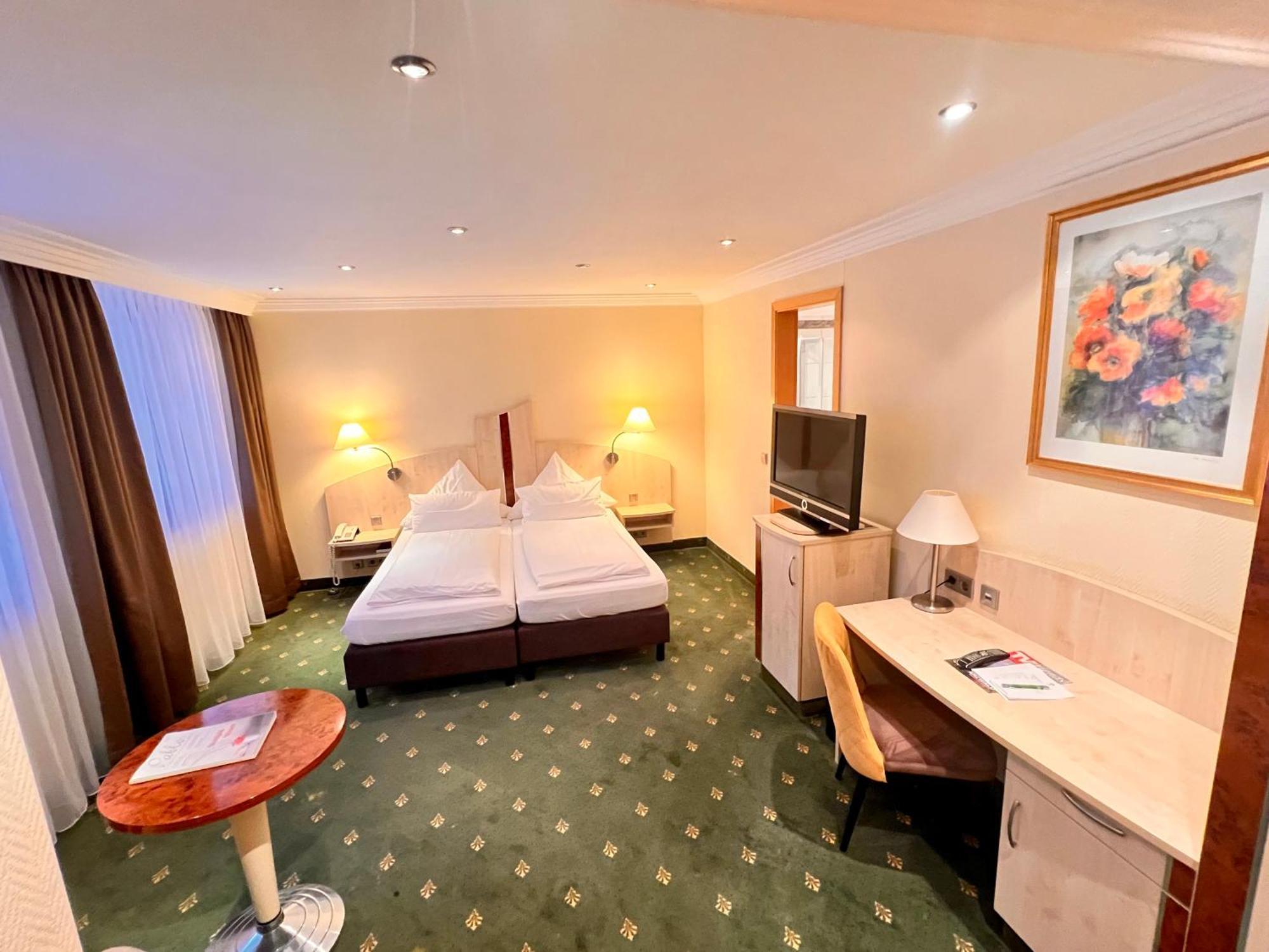 Small Double Room,1499103409:JPEG