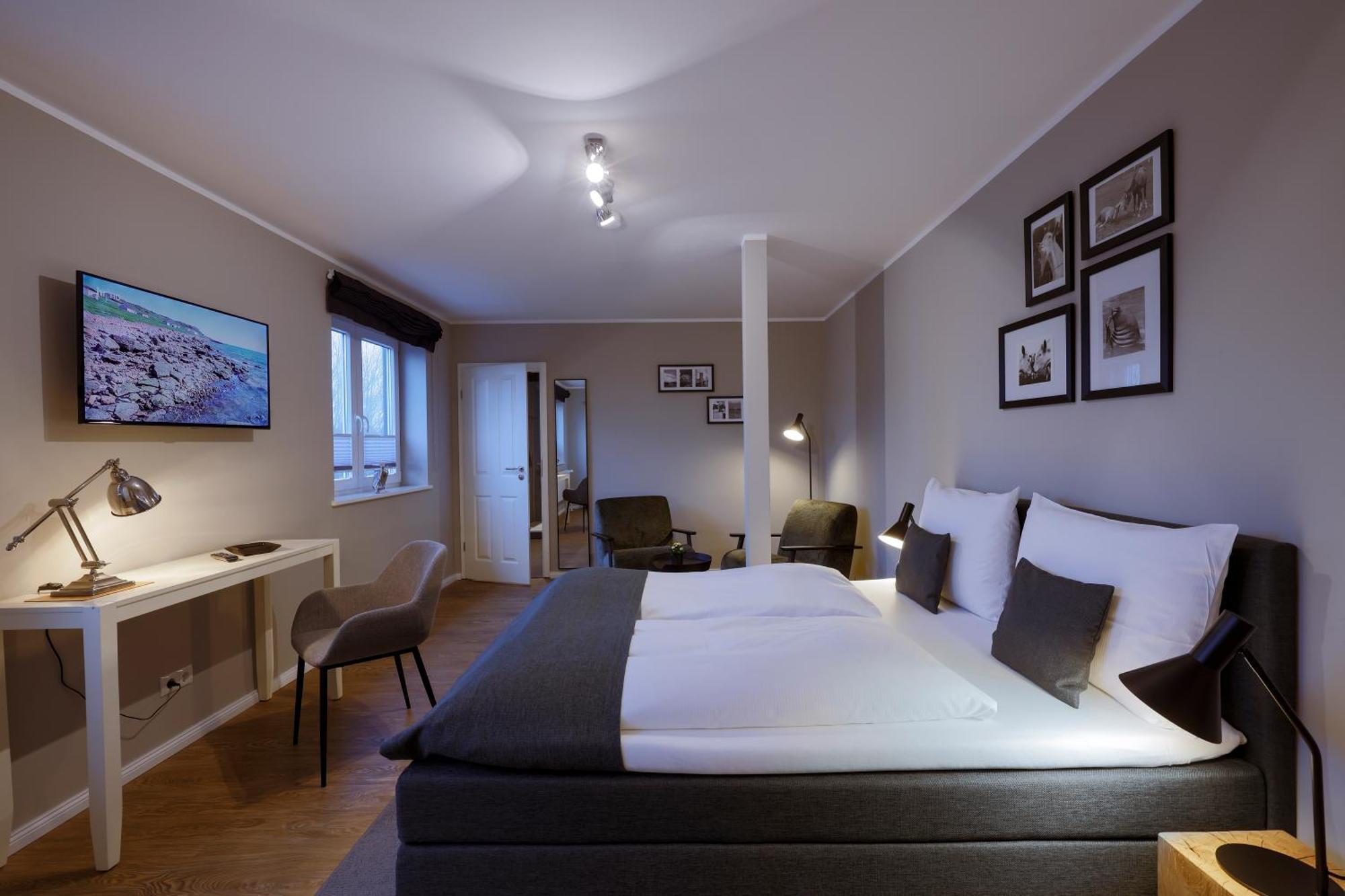 Standard Double Room,1516576444:JPEG