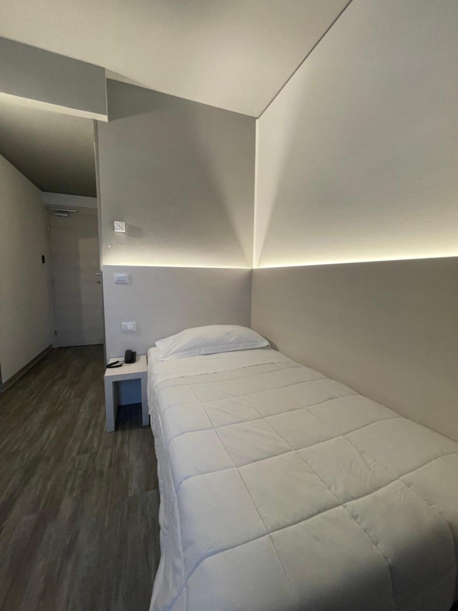 Single Room,1634407409:JPEG