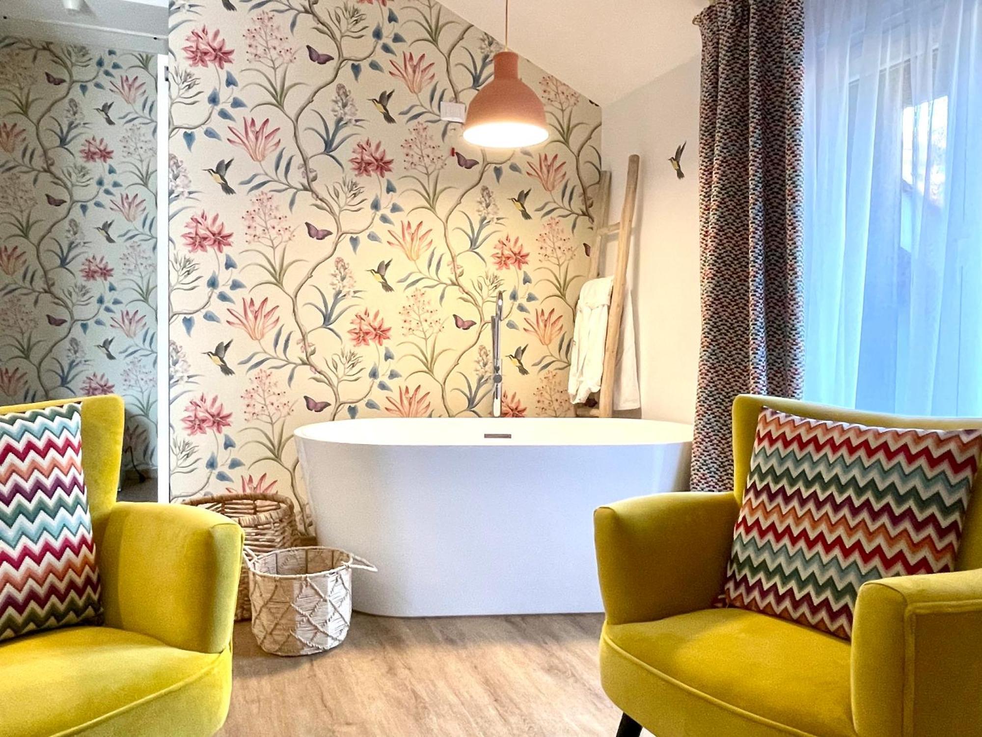 Deluxe Double or Twin Room Pool View