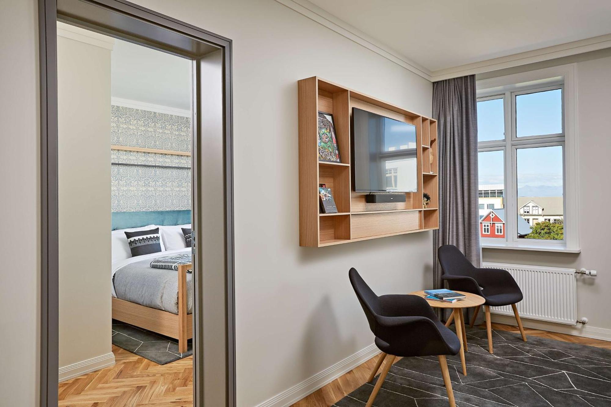 One-Bedroom King Suite,1500975070:JPEG