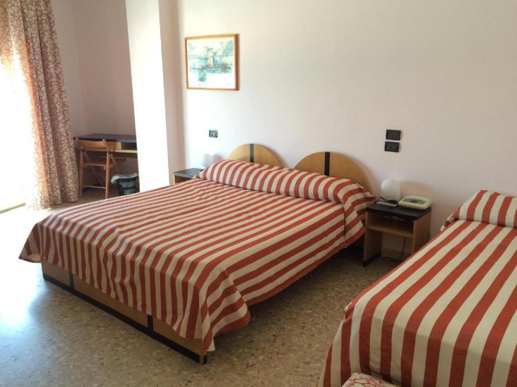 Economy Triple Room,1499187634:JPEG