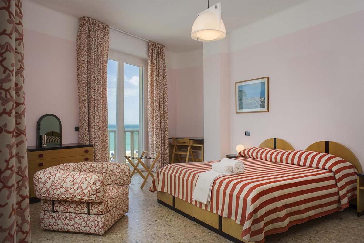 Double Room with Balcony and Sea View,1499183389:JPEG