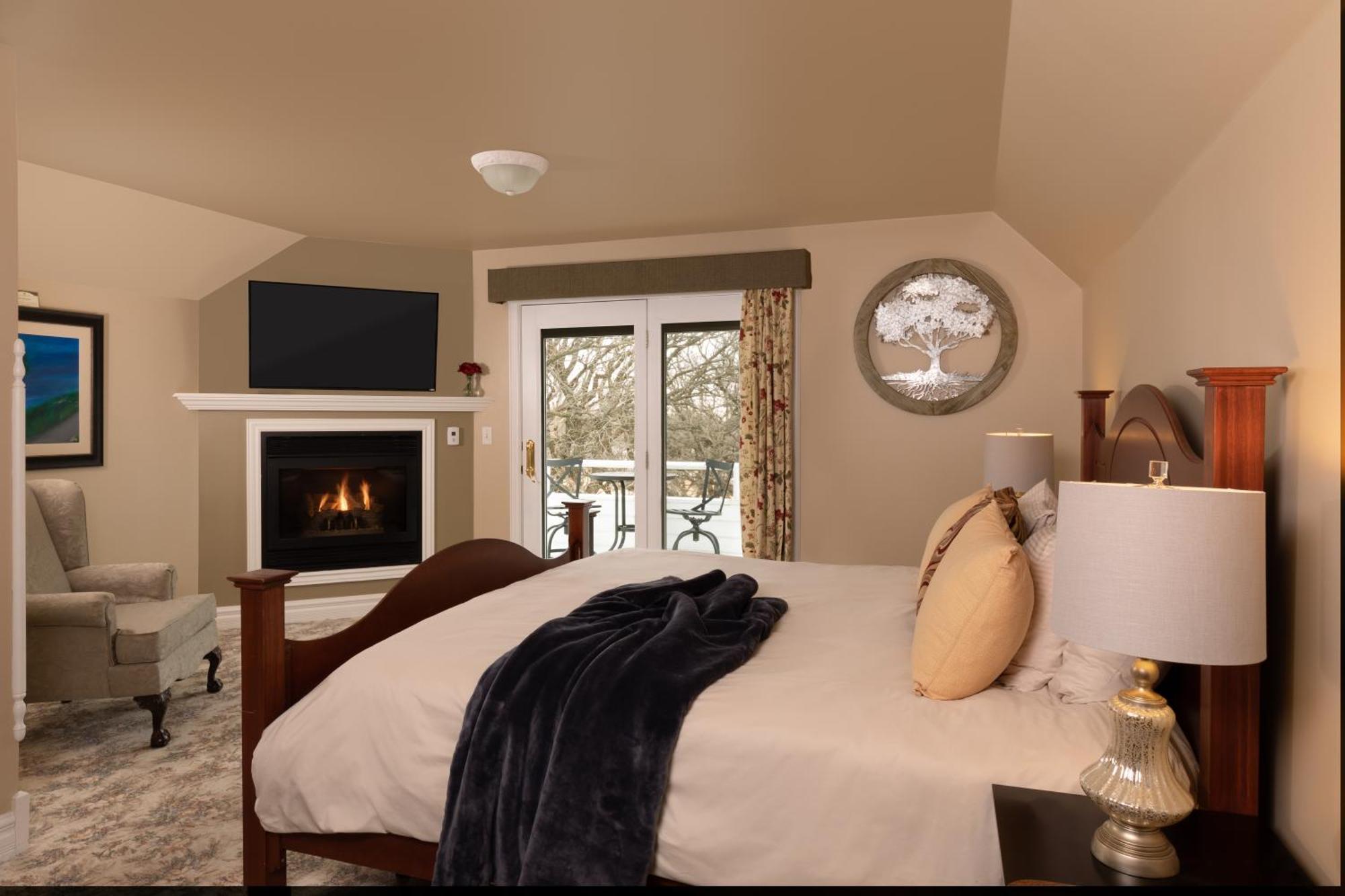 Deluxe King Suite,1501000876:JPEG