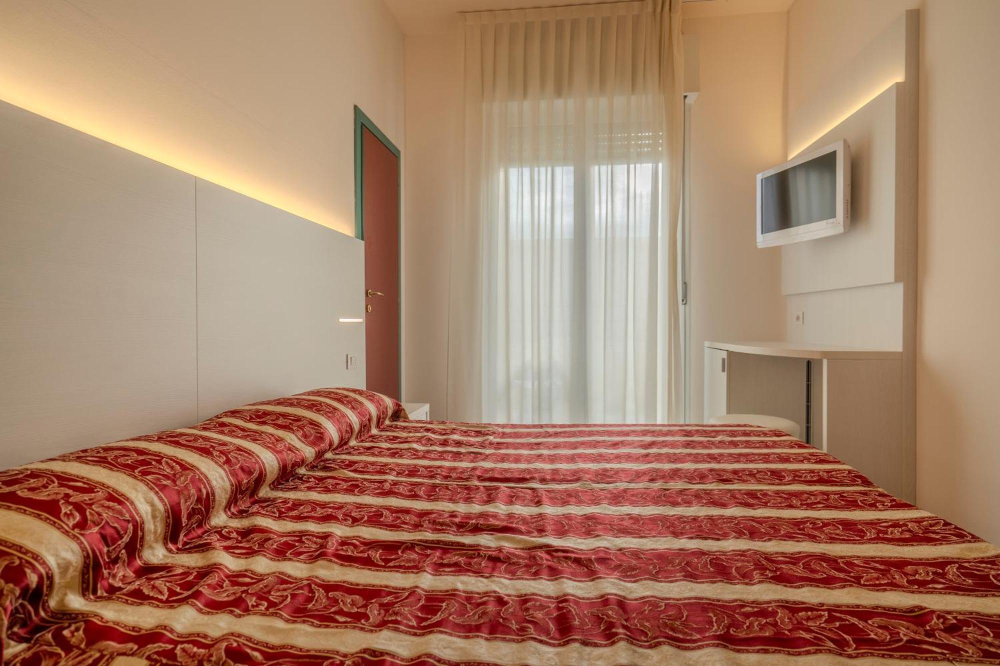 Double Room with Balcony,1519720036:JPEG