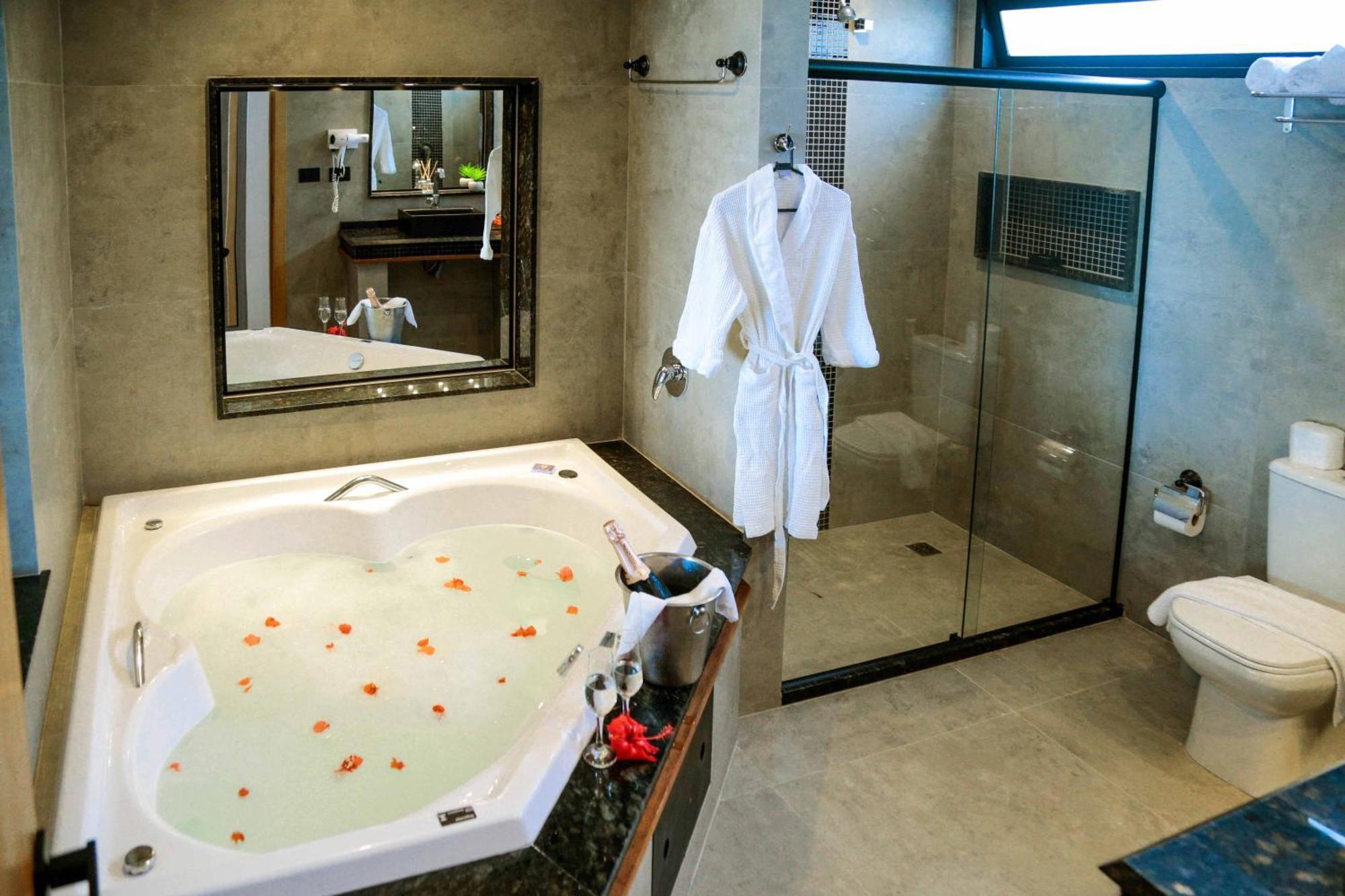 King Room Spa Bath