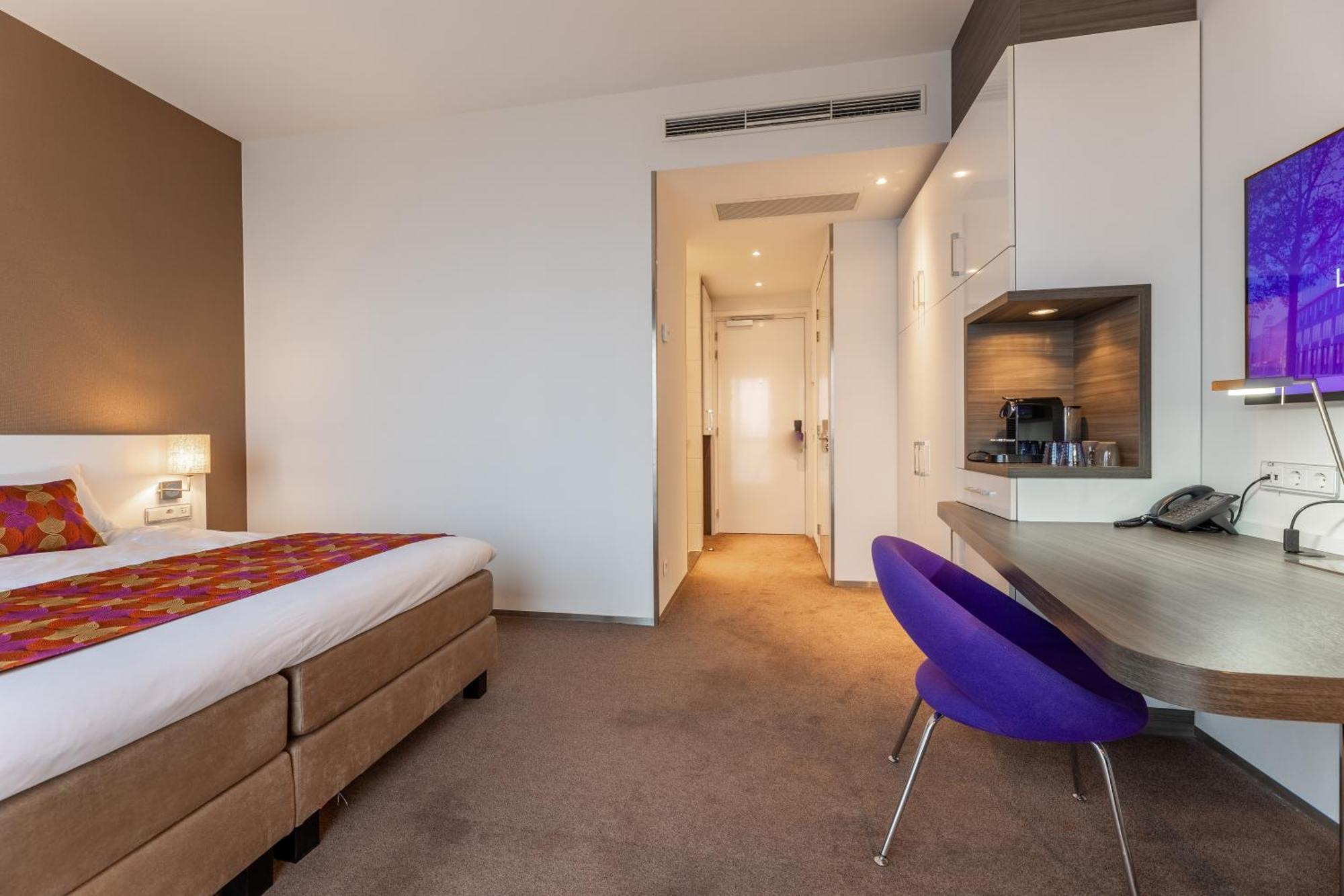 Double Room,1498667845:JPEG