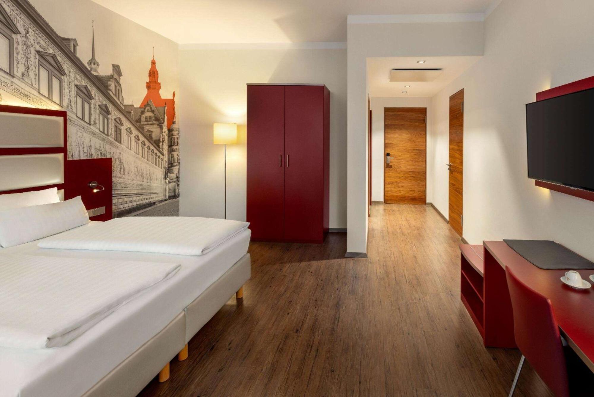 Double Room,1499235649:JPEG