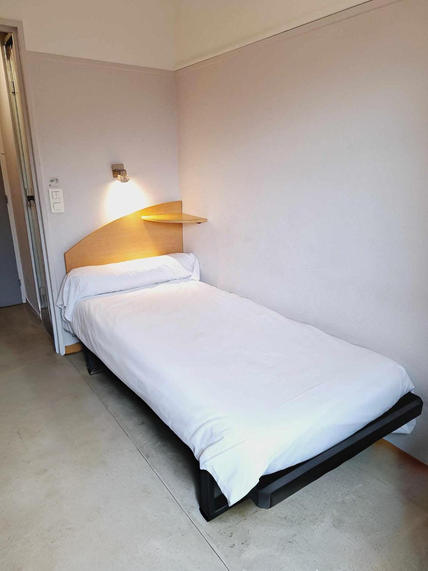 Single Room Shared Toilet,1499290255:JPEG