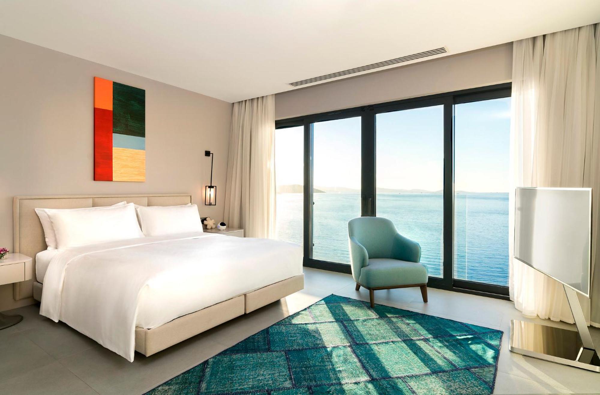 Deluxe Seaview with sofa, Guest room, 1 King, Sea view,1510315732:JPEG