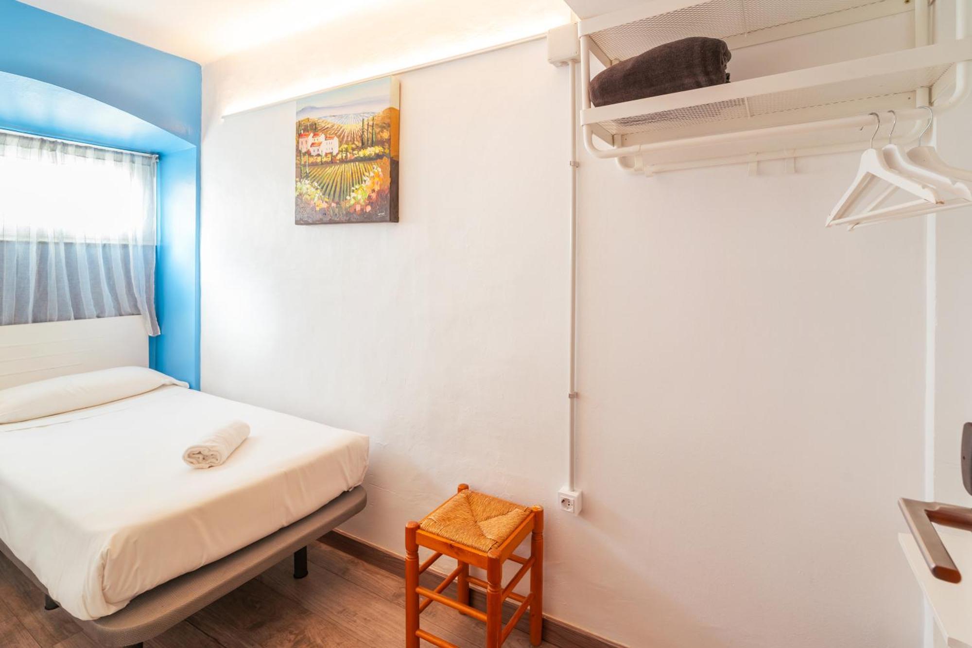 Single Room Private Bathroom,1499330188:JPEG