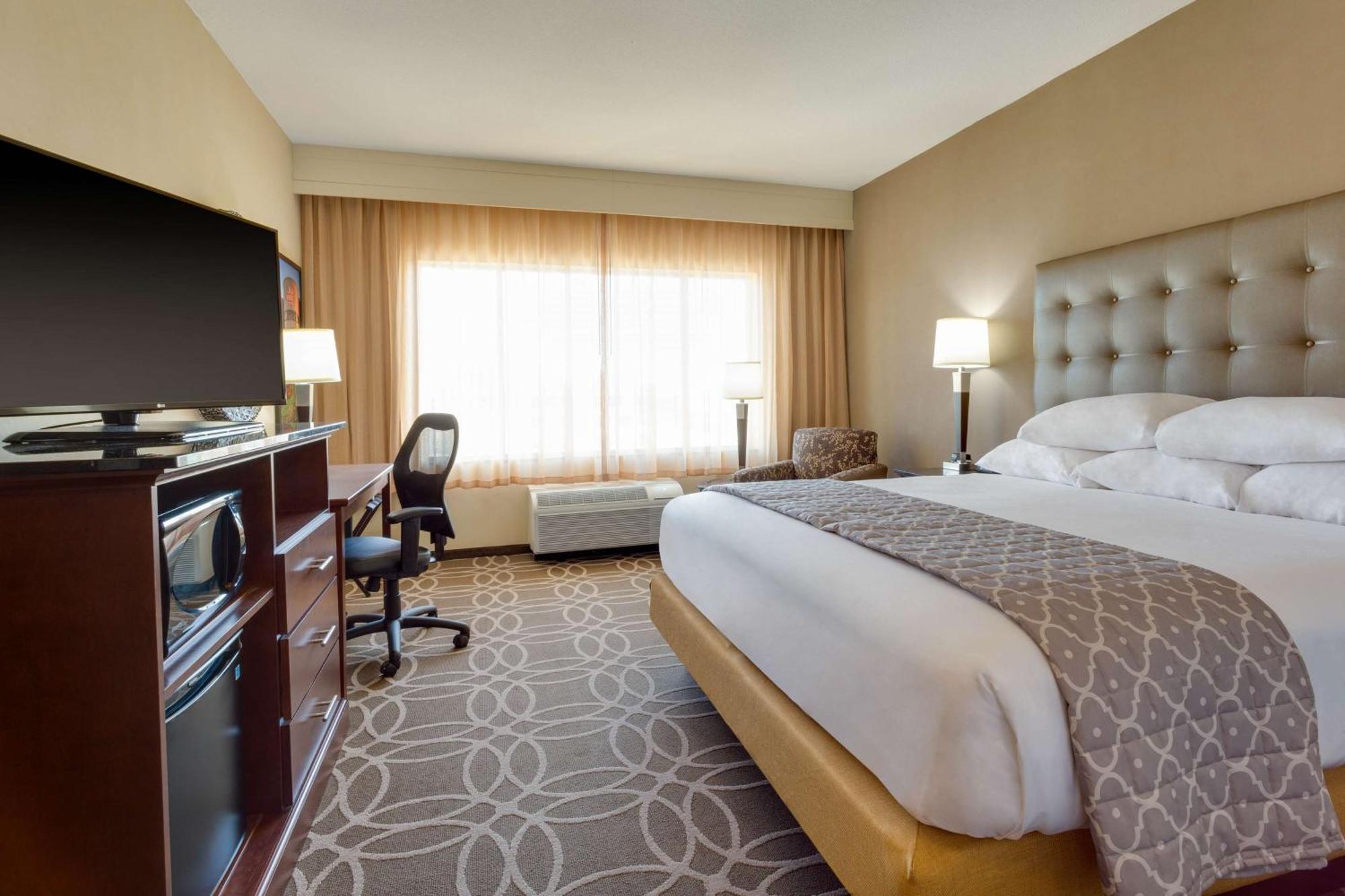 Deluxe King Room,1651215556:JPEG