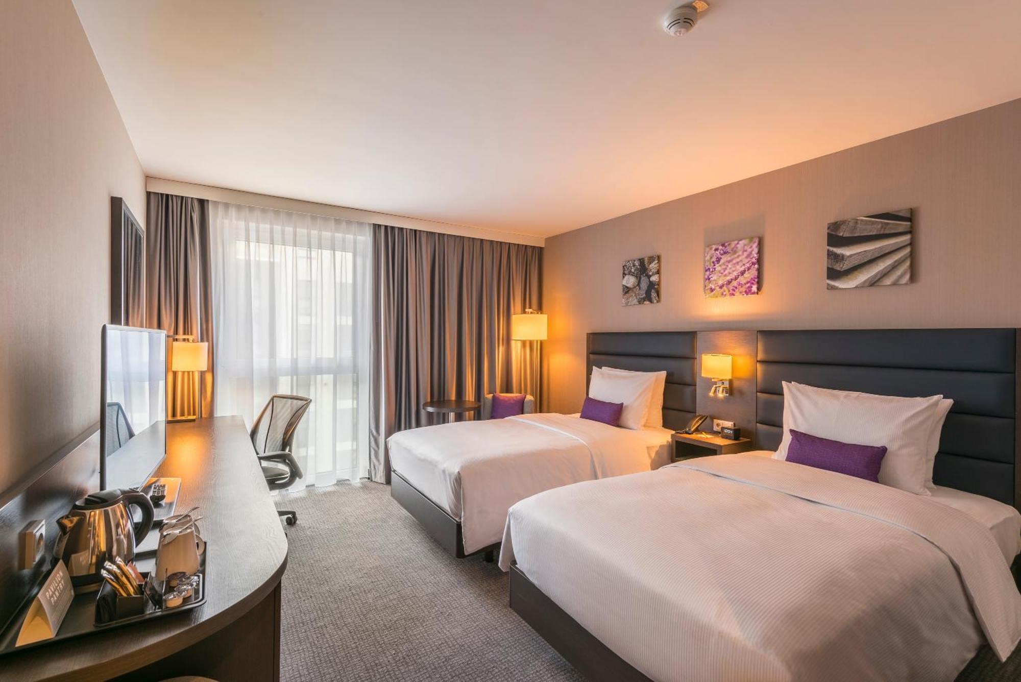 Twin Room,1552473994:JPEG