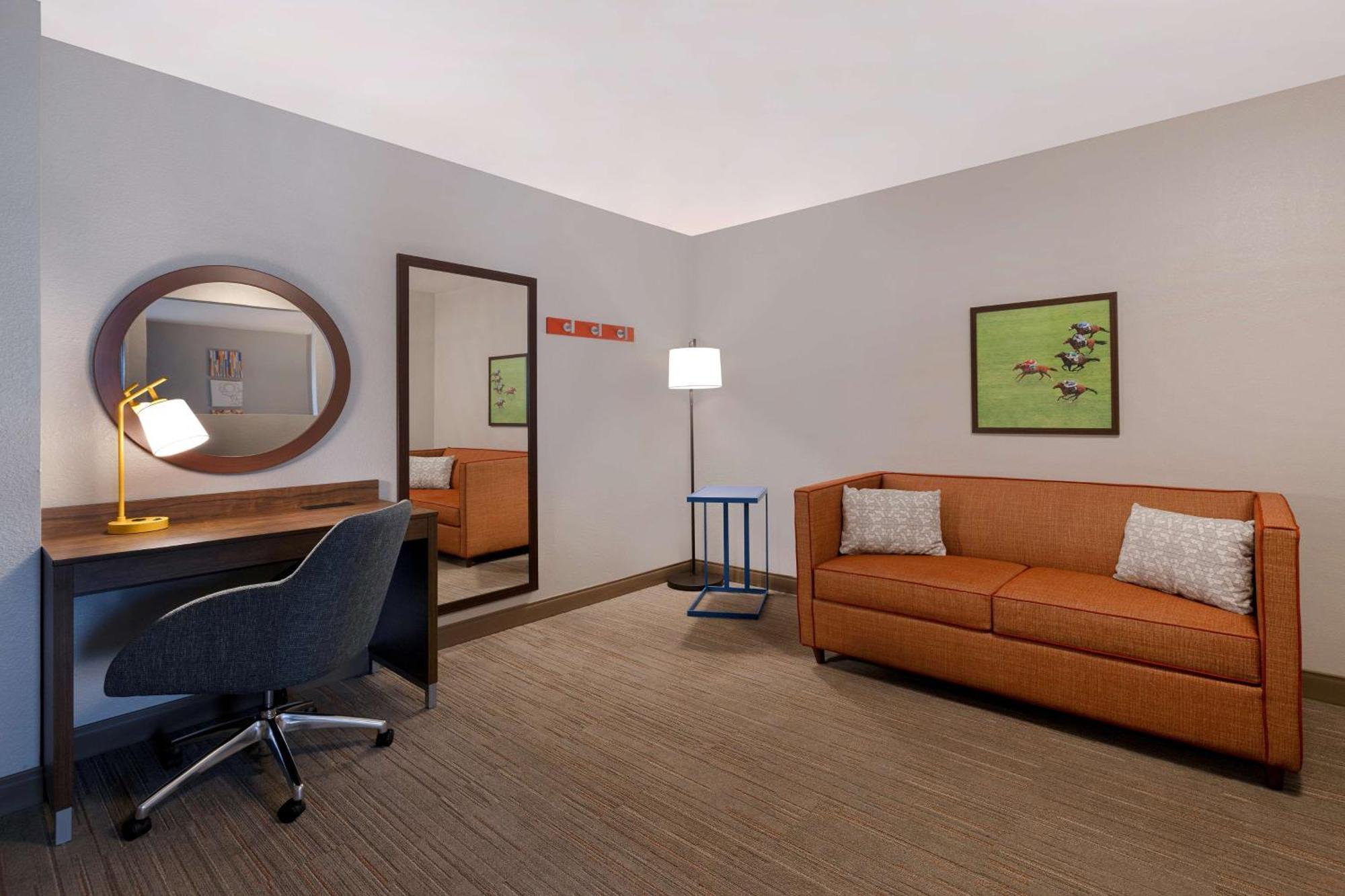 One-Bedroom King Suite Whirlpool Non-Smoking