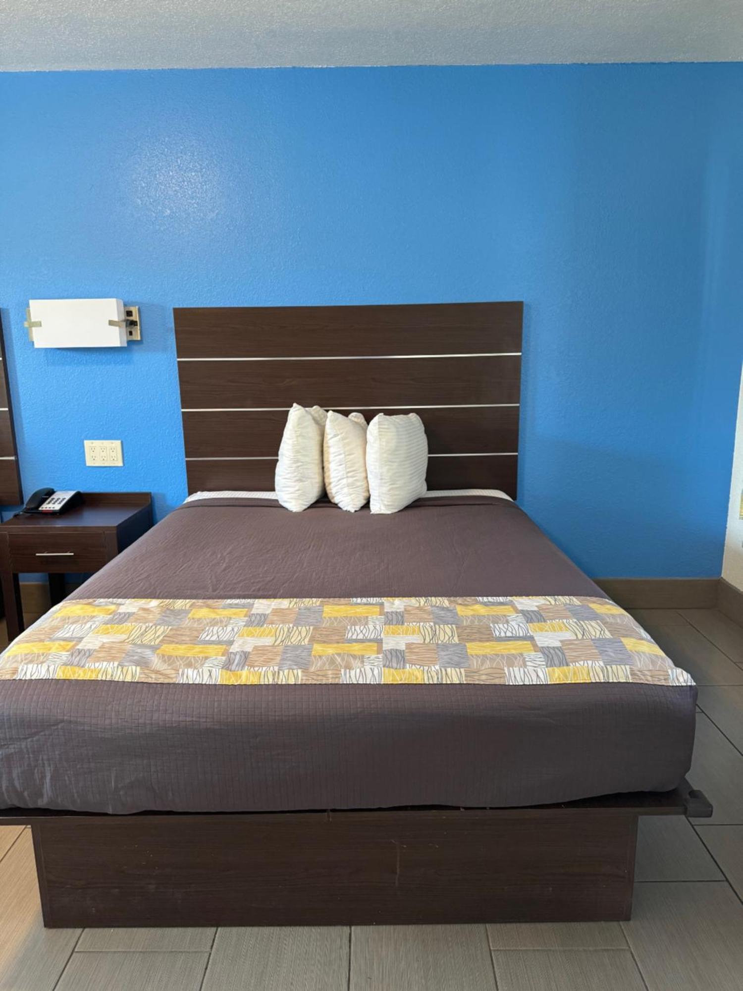 Queen Room Two Queen Beds