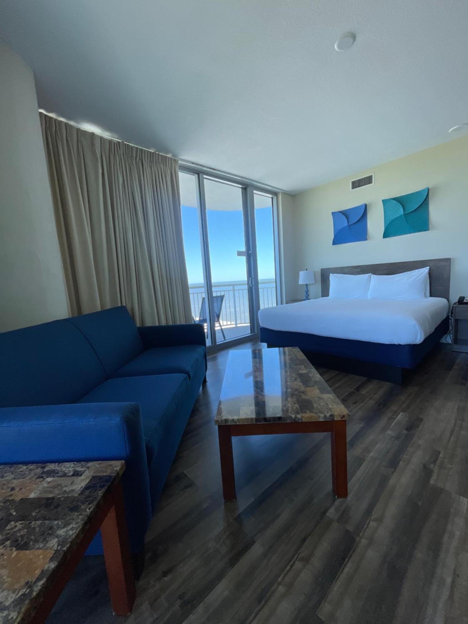 Studio Deluxe Partial Ocean View