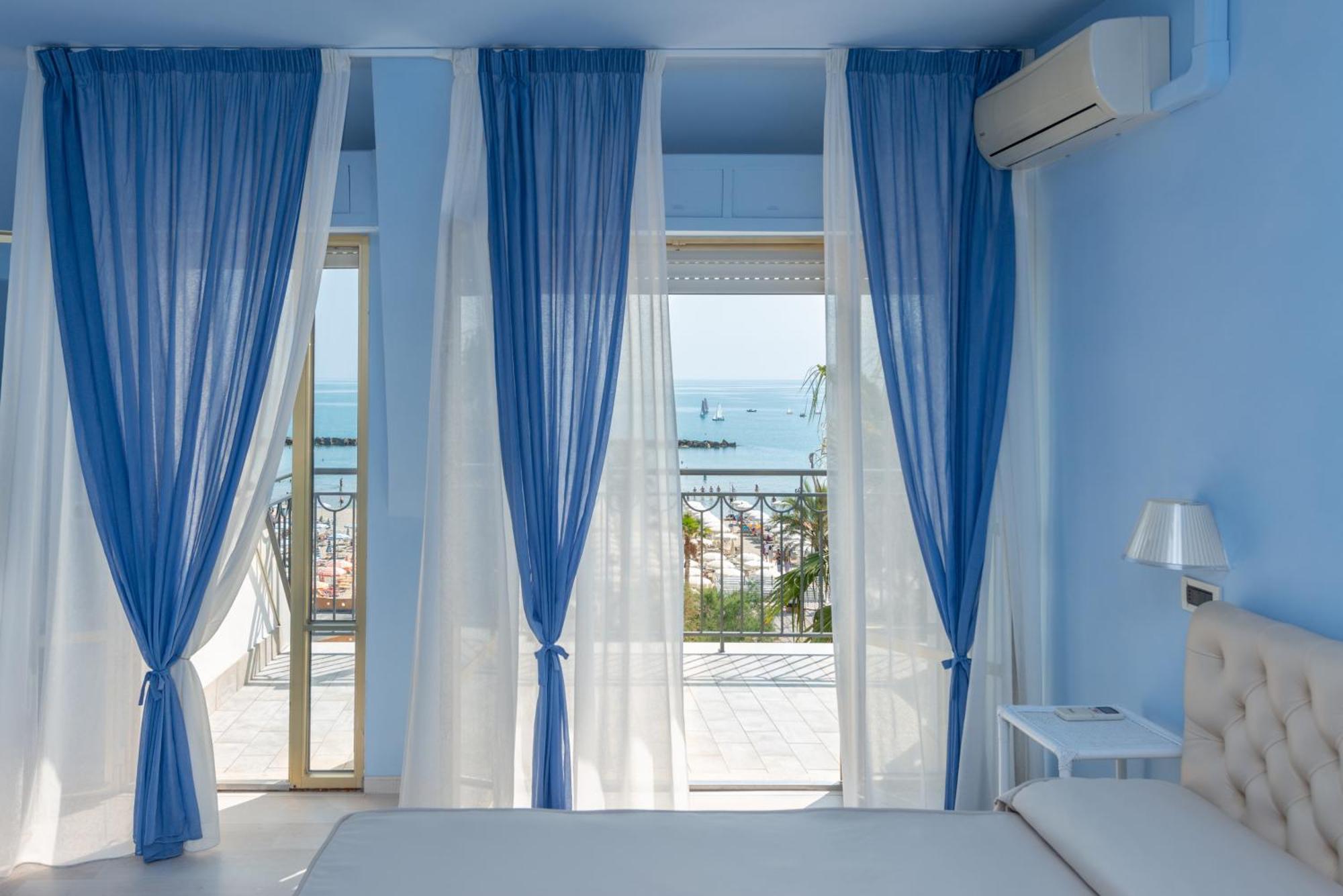 Quadruple Room Sea View