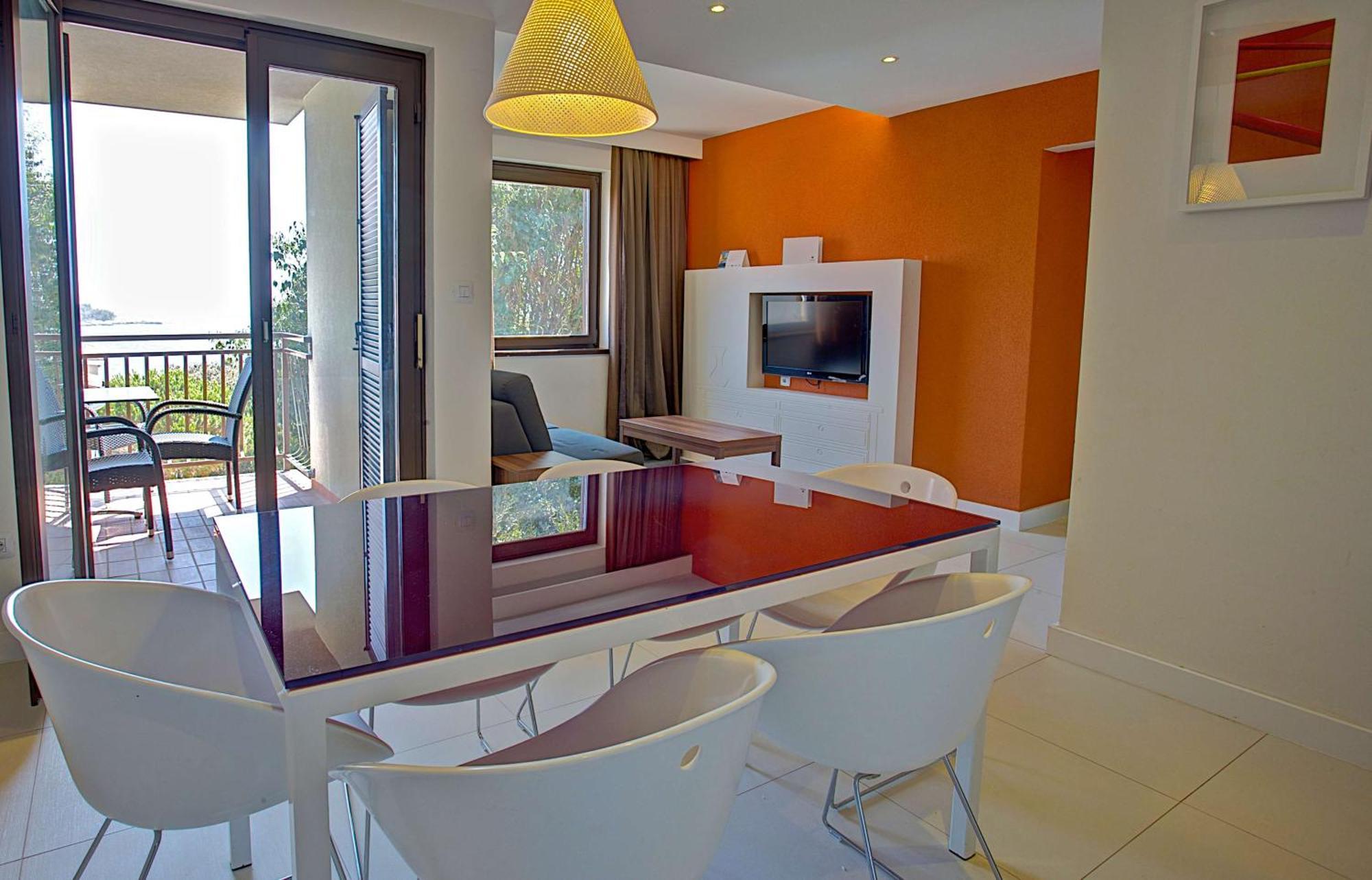 Premium One-Bedroom Apartment Sea Side