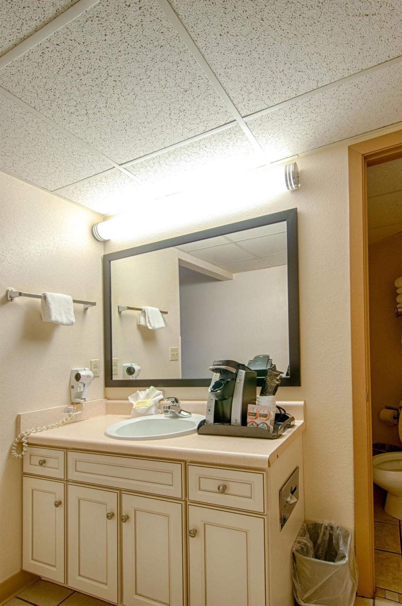 King Room with Desk - Non Smoking,1515543658:JPEG
