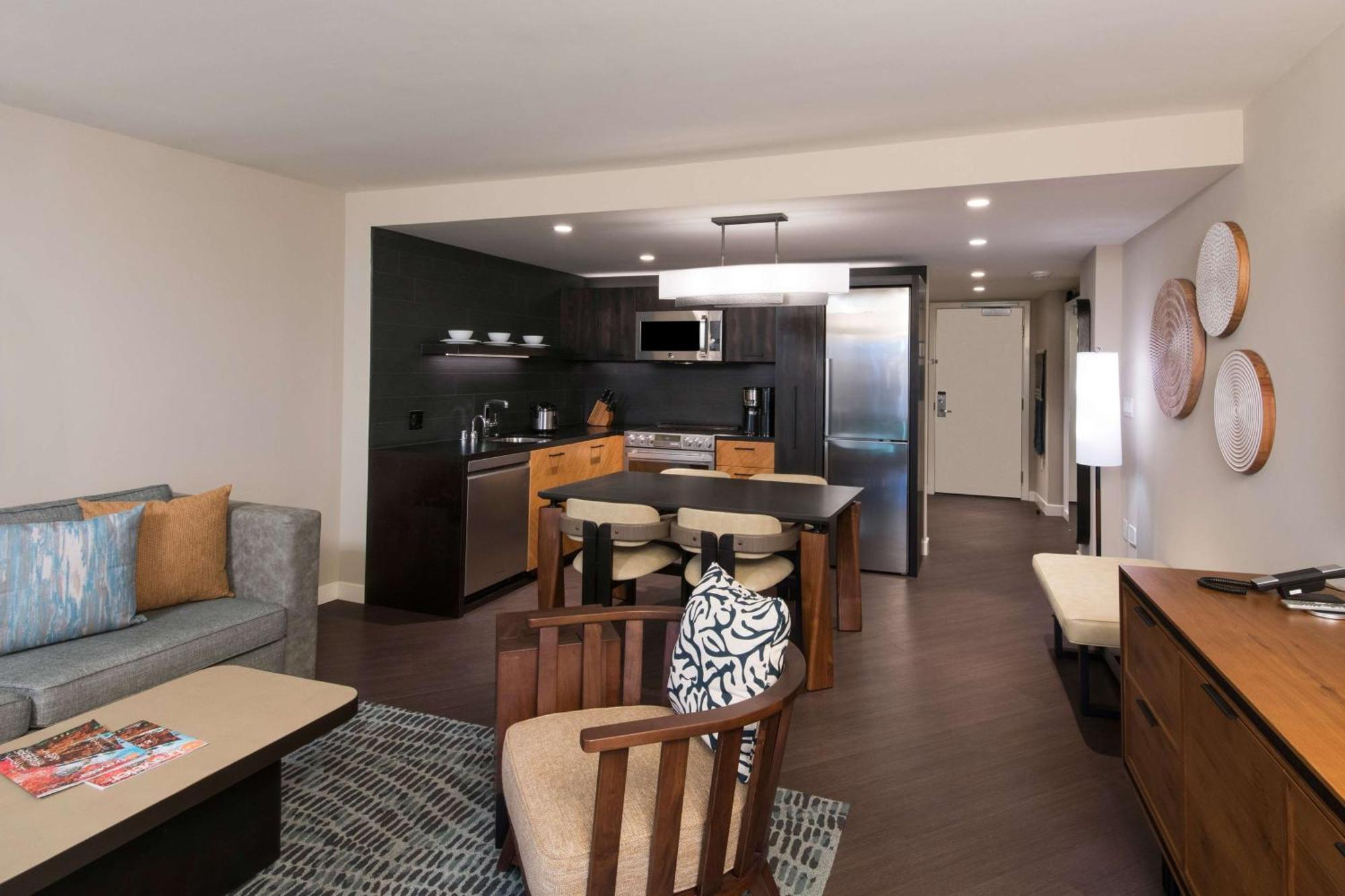 Two-Bedroom King Suite