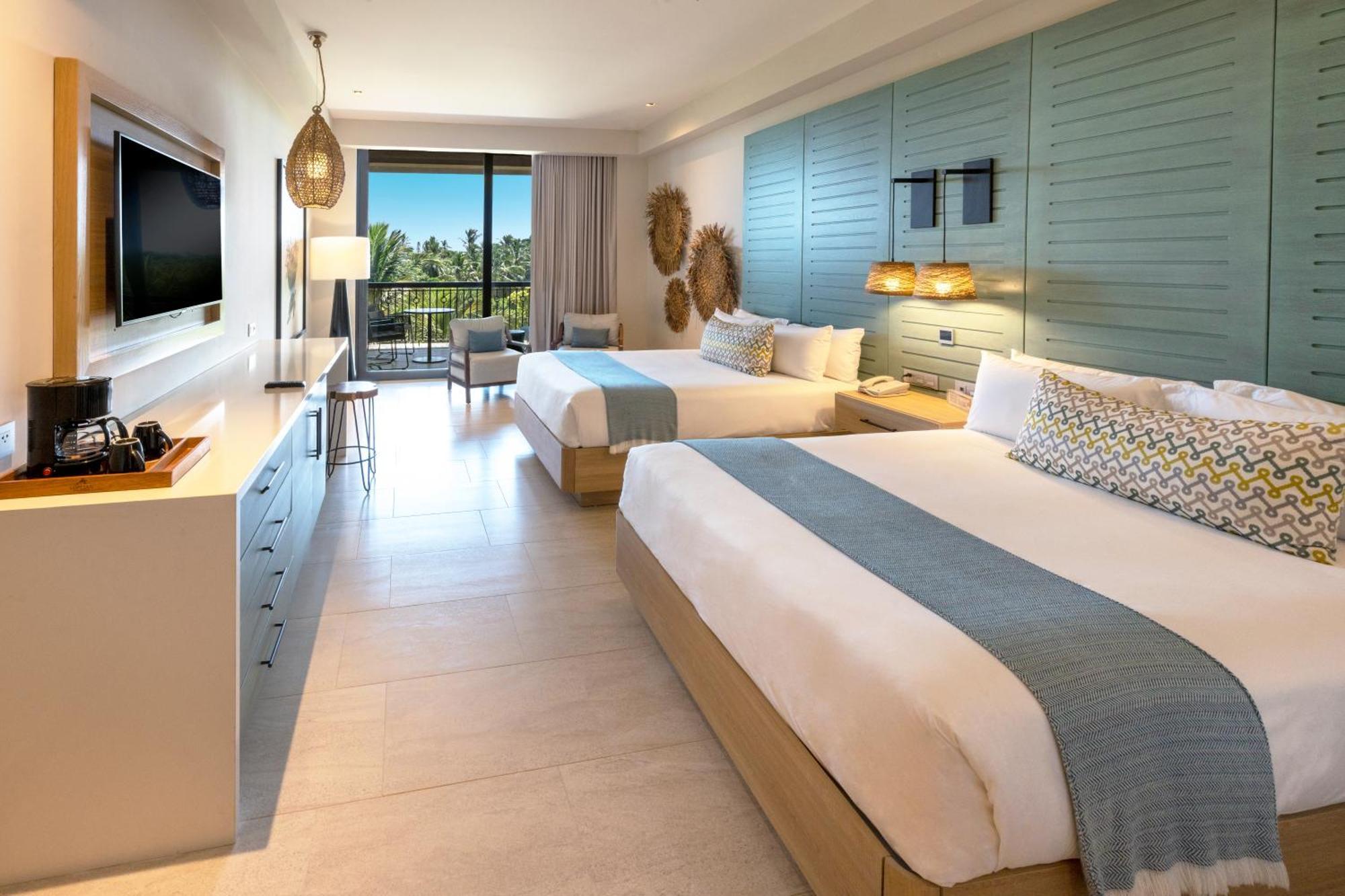 Resort Queen Tropical Junior Suite