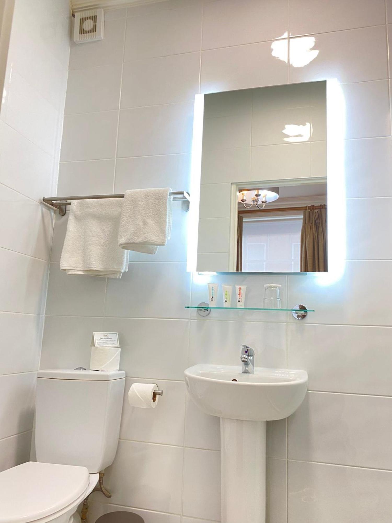 Standard Single Room,1501806823:JPEG