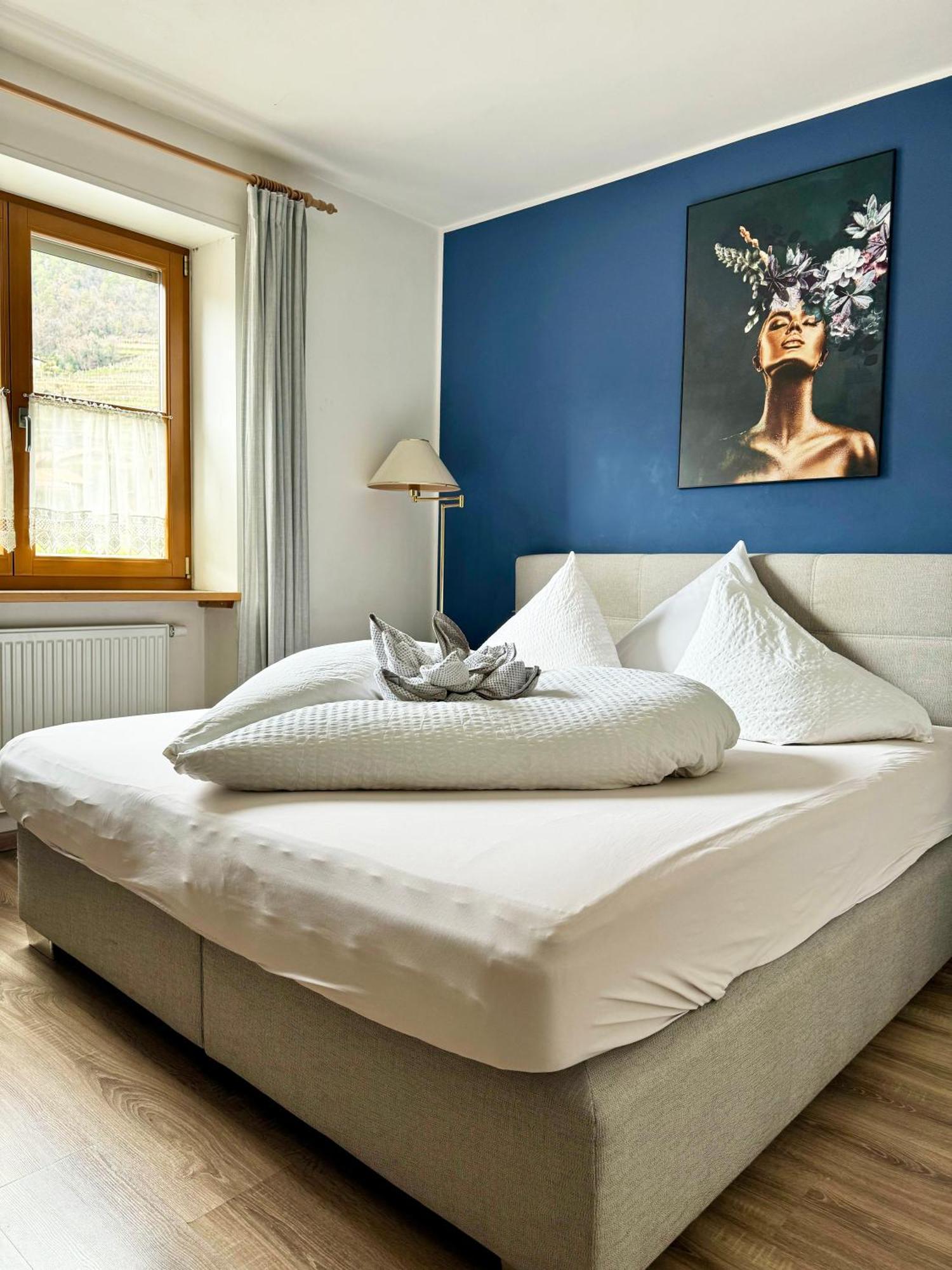Small Double Room,1506377038:JPEG