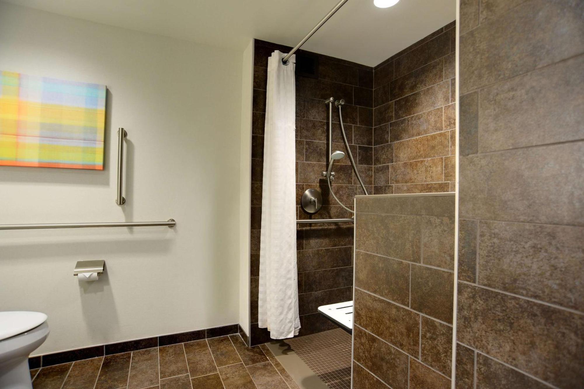 King Room with Roll-In Shower - Mobility/Hearing Accessible