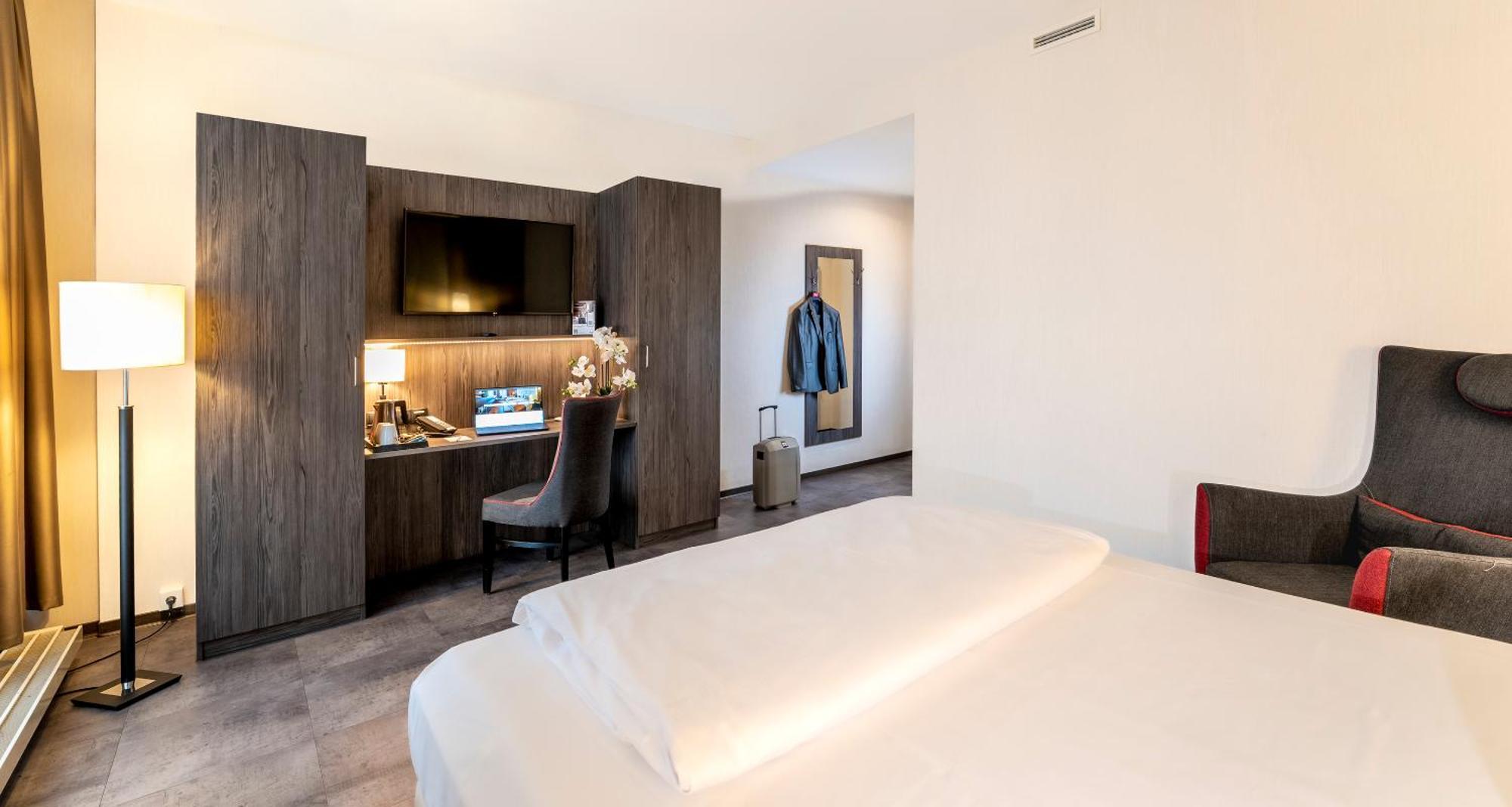 Superior Triple Room One Double One Single Bed