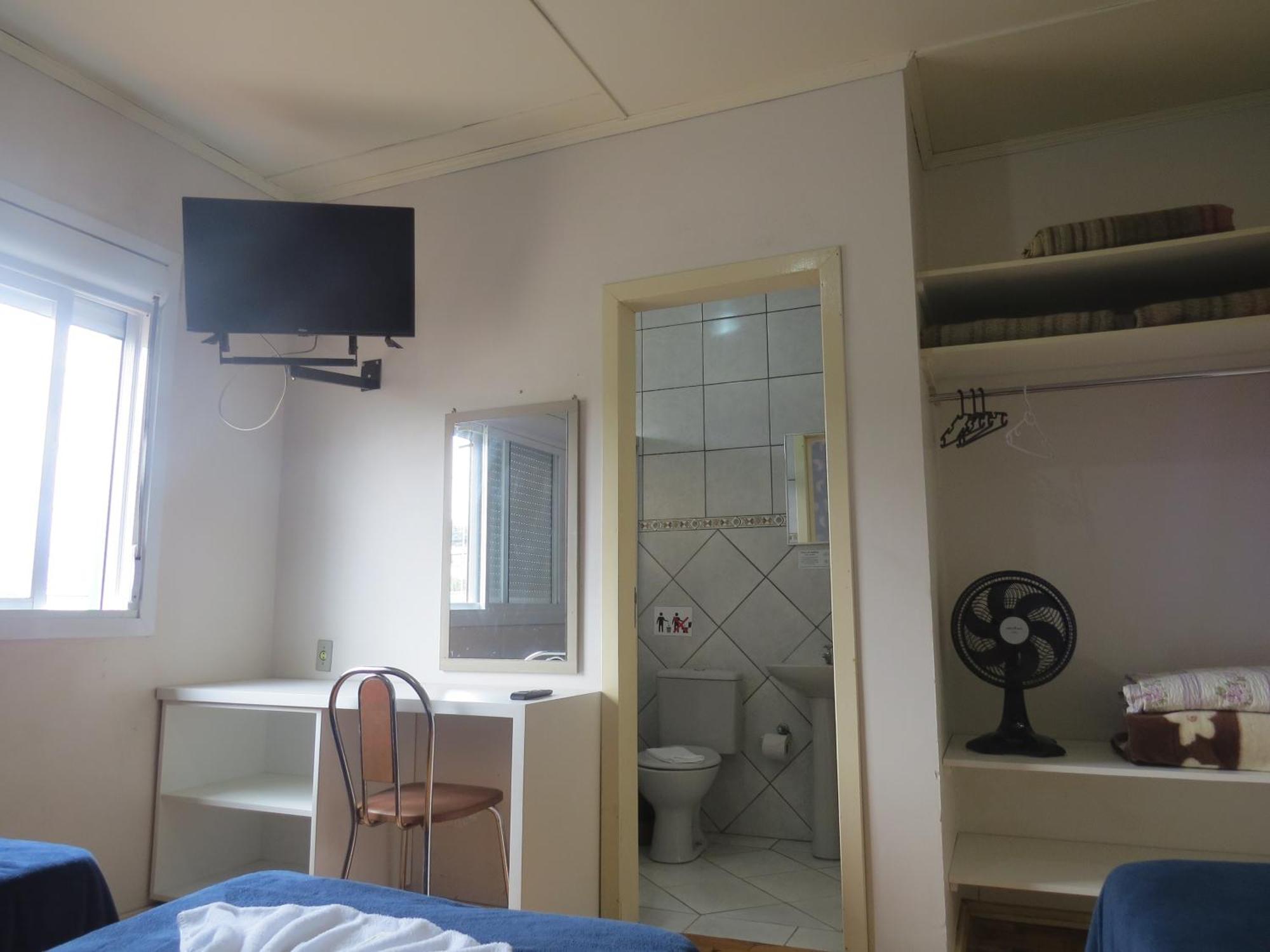 Simple Triple Room